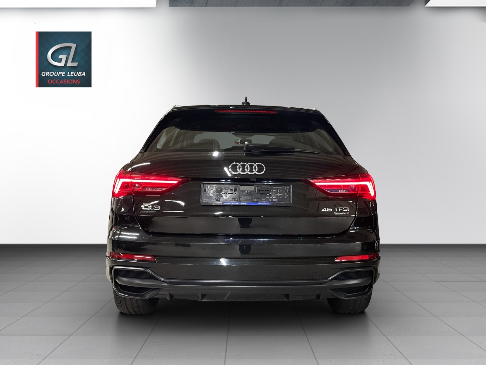 AUDI Q3 45 TFSI S line quattro-image-4