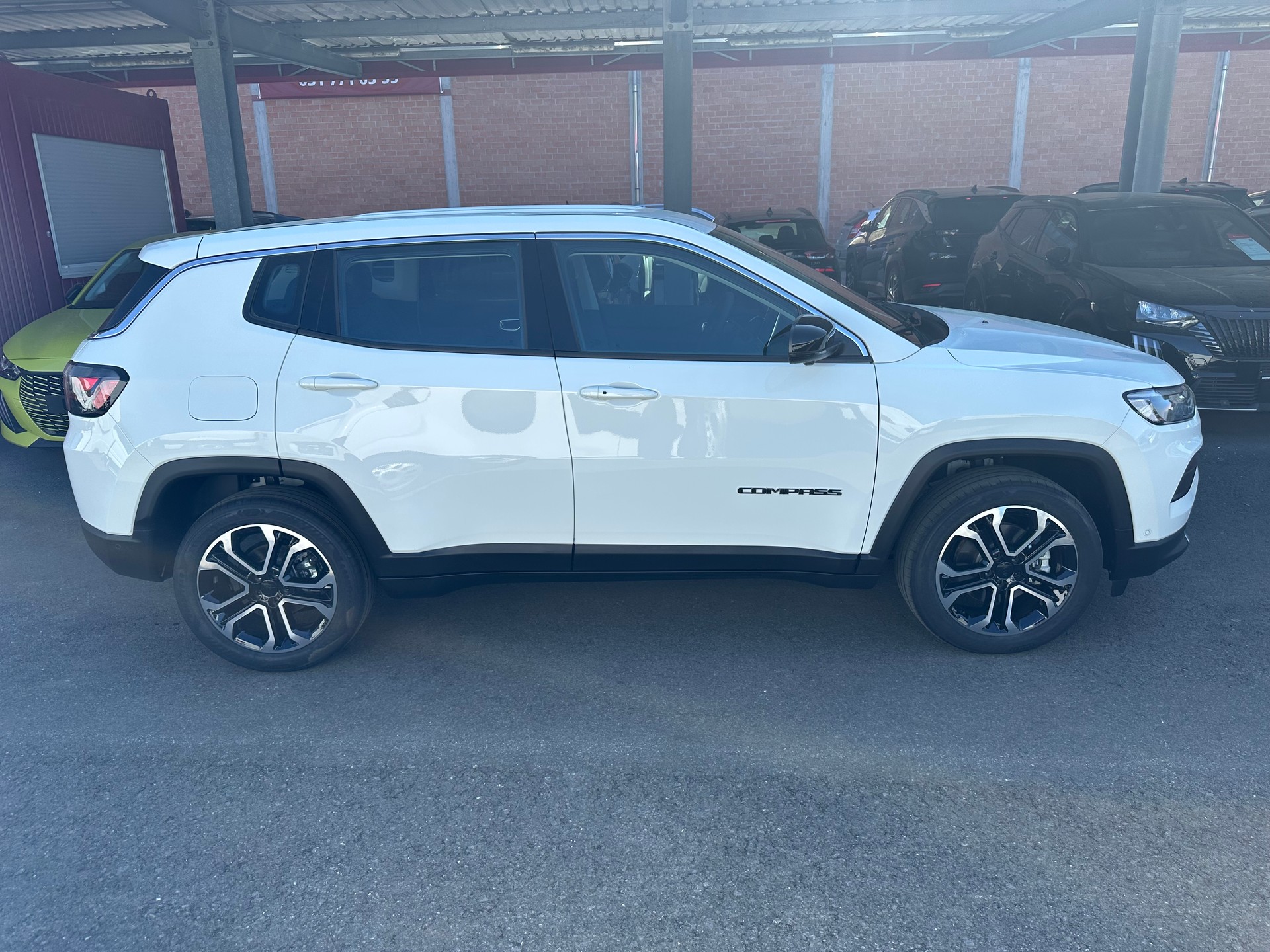 JEEP Compass 4x2 1.5 T MHEV Swiss Altitude-image-1