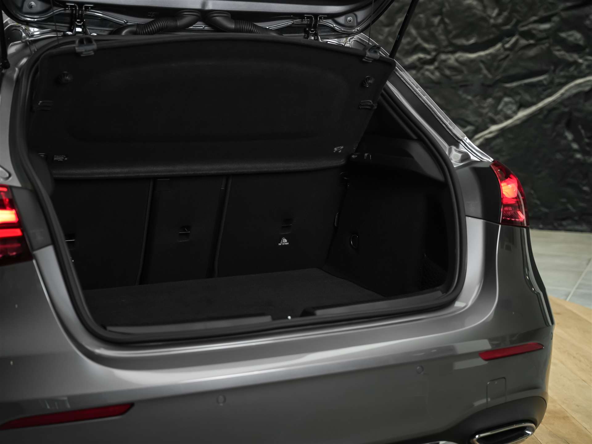MERCEDES-BENZ A 250 AMG Line 4Matic 8G-DCT *Panorama*Multibeam LED*Lenkradheizung*-image-35