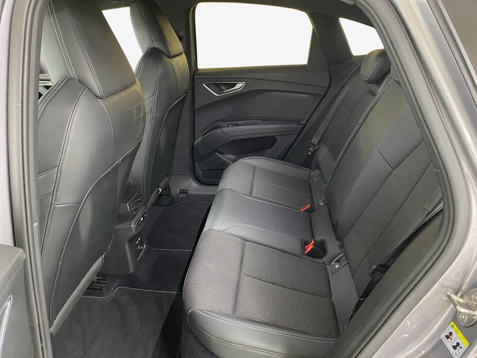 AUDI Q4 Sportback e-tron 50 quattro-image-11