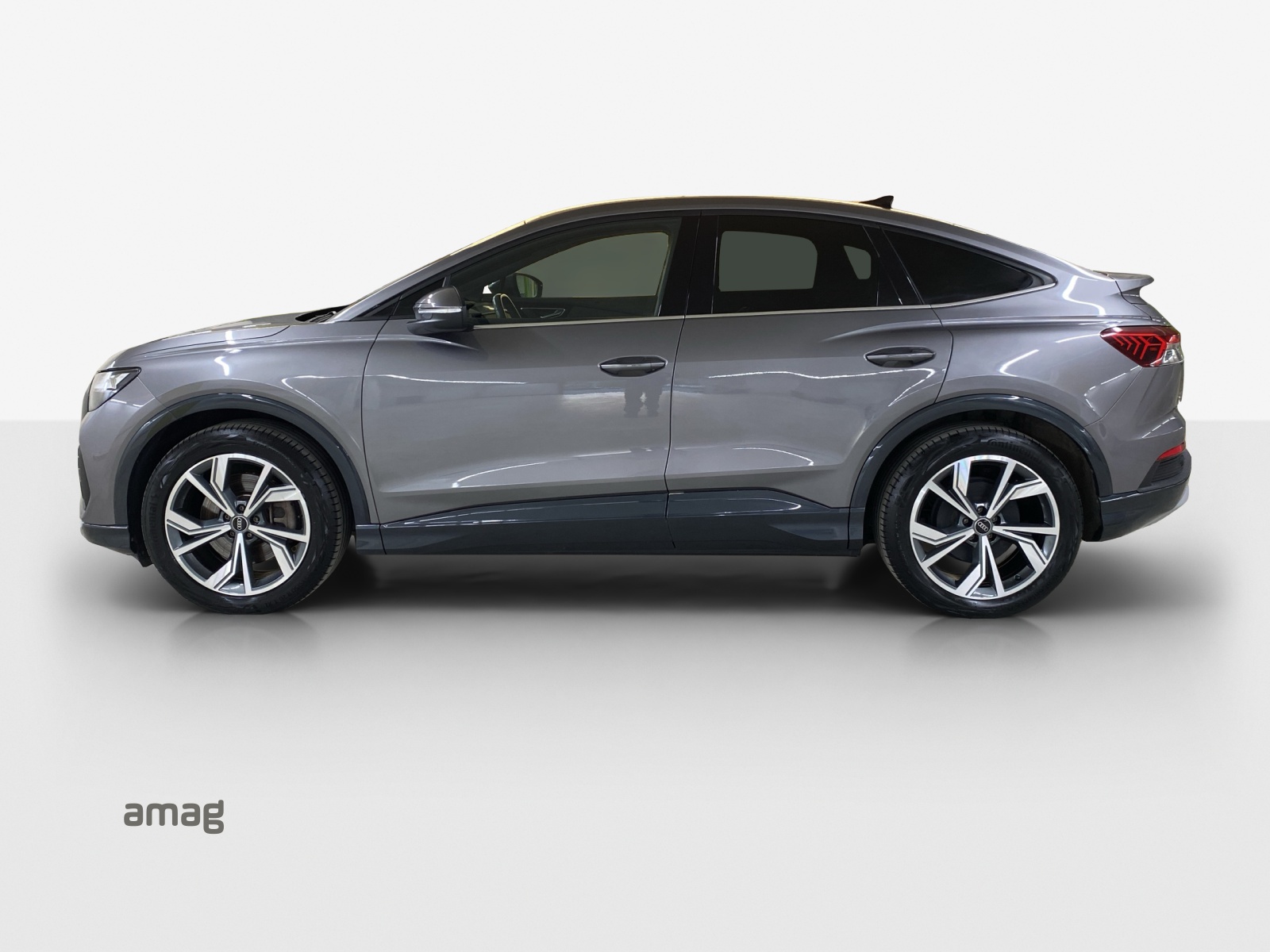 AUDI Q4 Sportback e-tron 50 quattro-image-1