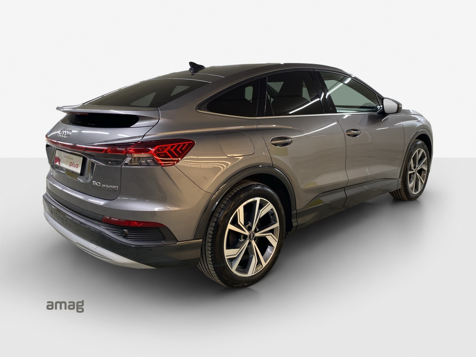 AUDI Q4 Sportback e-tron 50 quattro-image-4