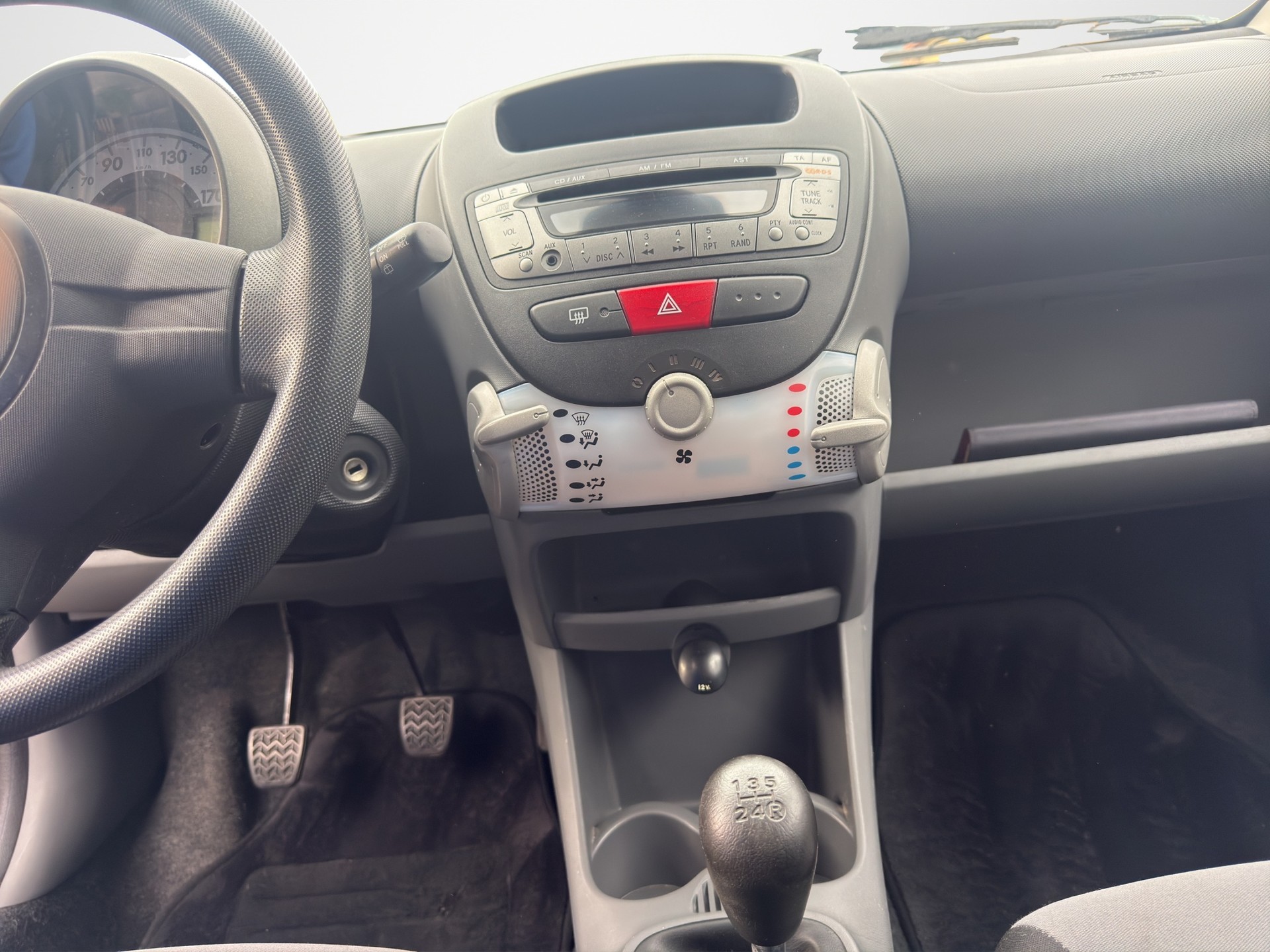 CITROEN C1 1.0i-image-11