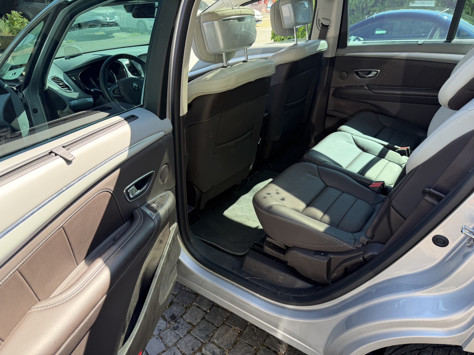 RENAULT Espace 1.6 dCi Initiale Paris EDC-image-10