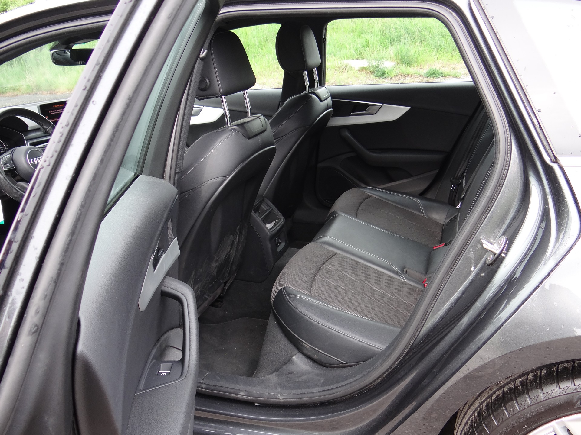 AUDI A4 Avant 1.4 TFSI Sport-image-9