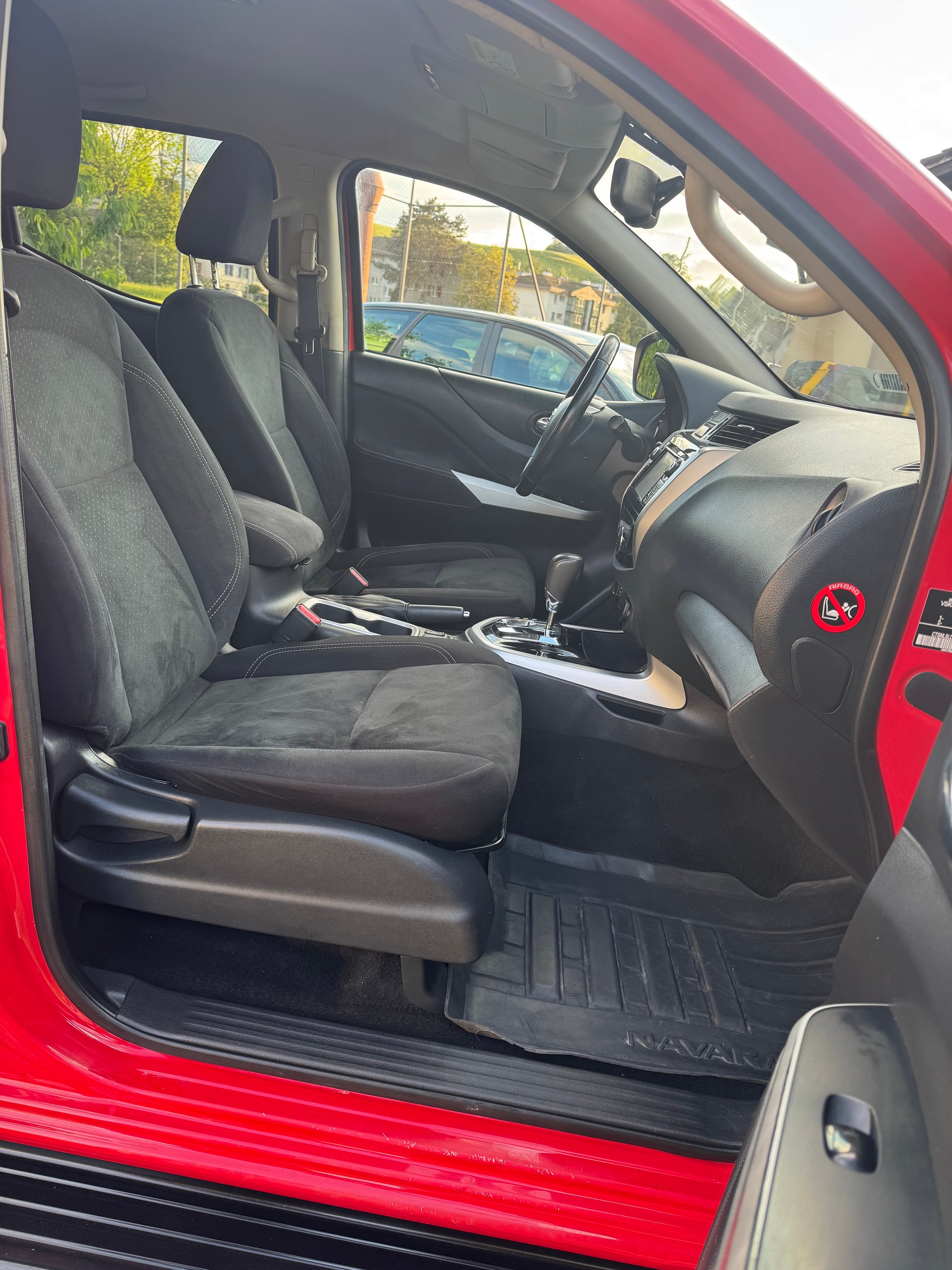 NISSAN Navara Double Cab N-Connecta 2.3 dCi 4WD Automatic-image-11