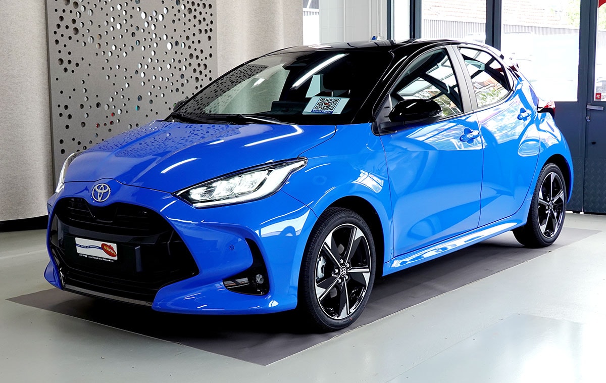 TOYOTA Yaris 1.5 Premium e-CVT