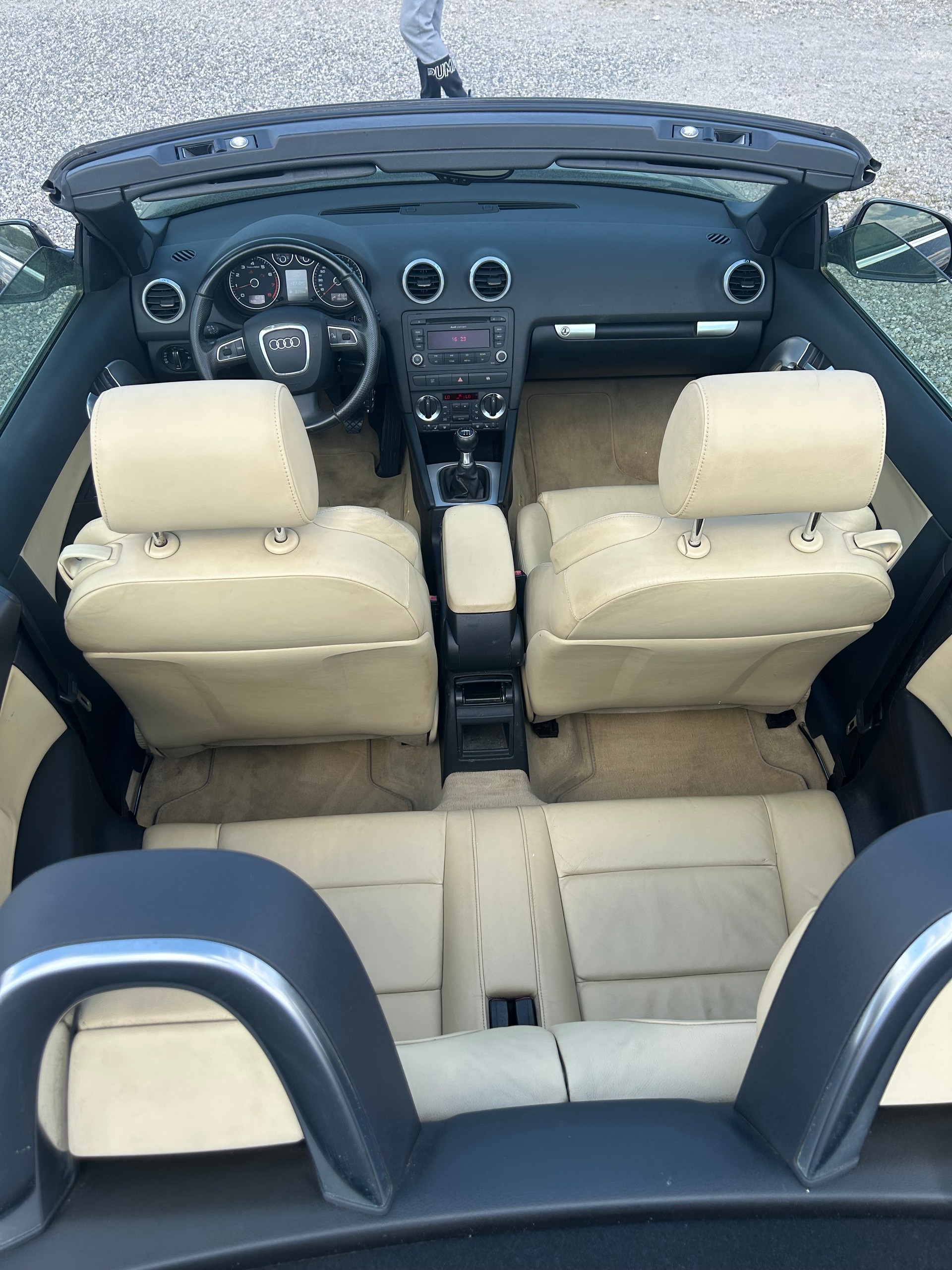 AUDI A3 Cabriolet 1.8 TFSI Ambition-image-14