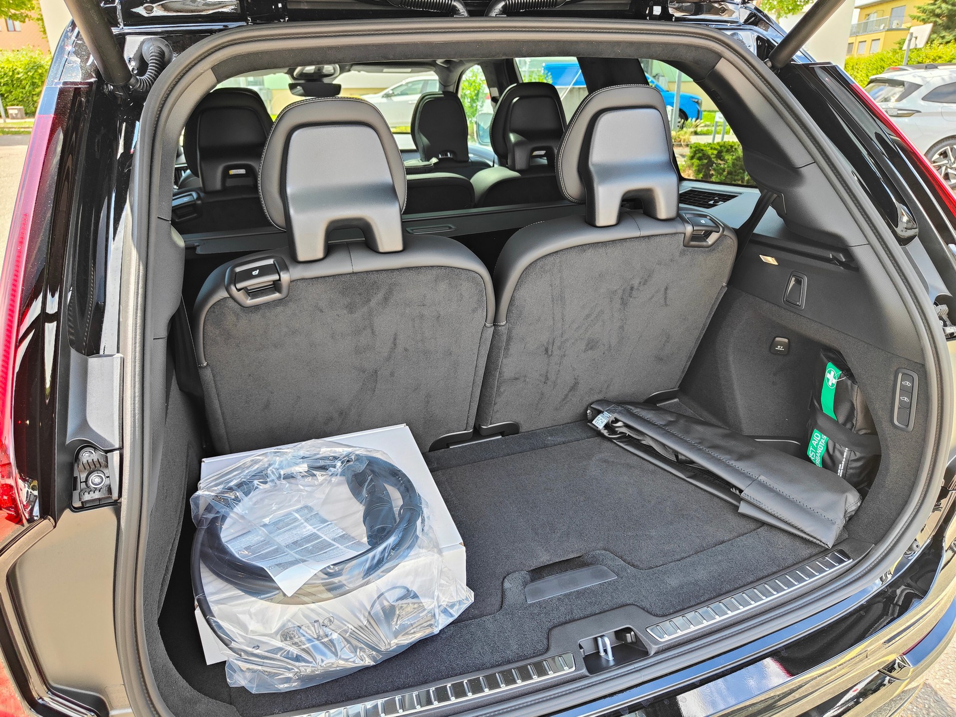 VOLVO XC90 T8 eAWD PluginHybrid Black Edition Geartronic-image-14