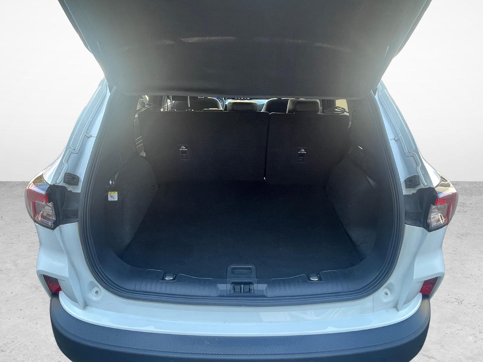 FORD Kuga 2.5 Hybrid Titanium X 4x4-image-10