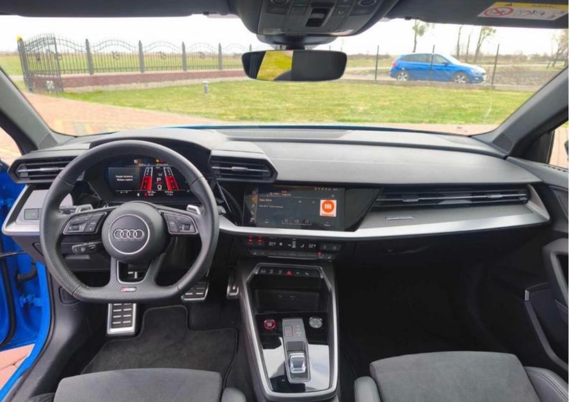 AUDI RS3 Sportback 2.5 TSI quattro S-tronic-image-6