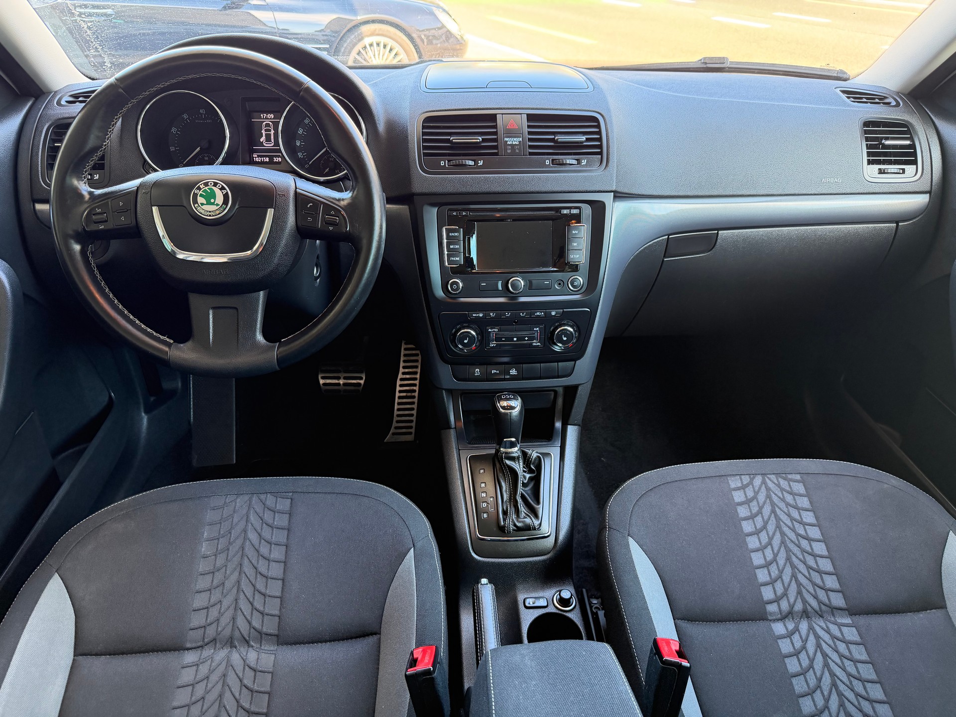 SKODA Yeti 1.8 TSI Adventure 4x4 DSG-image-6