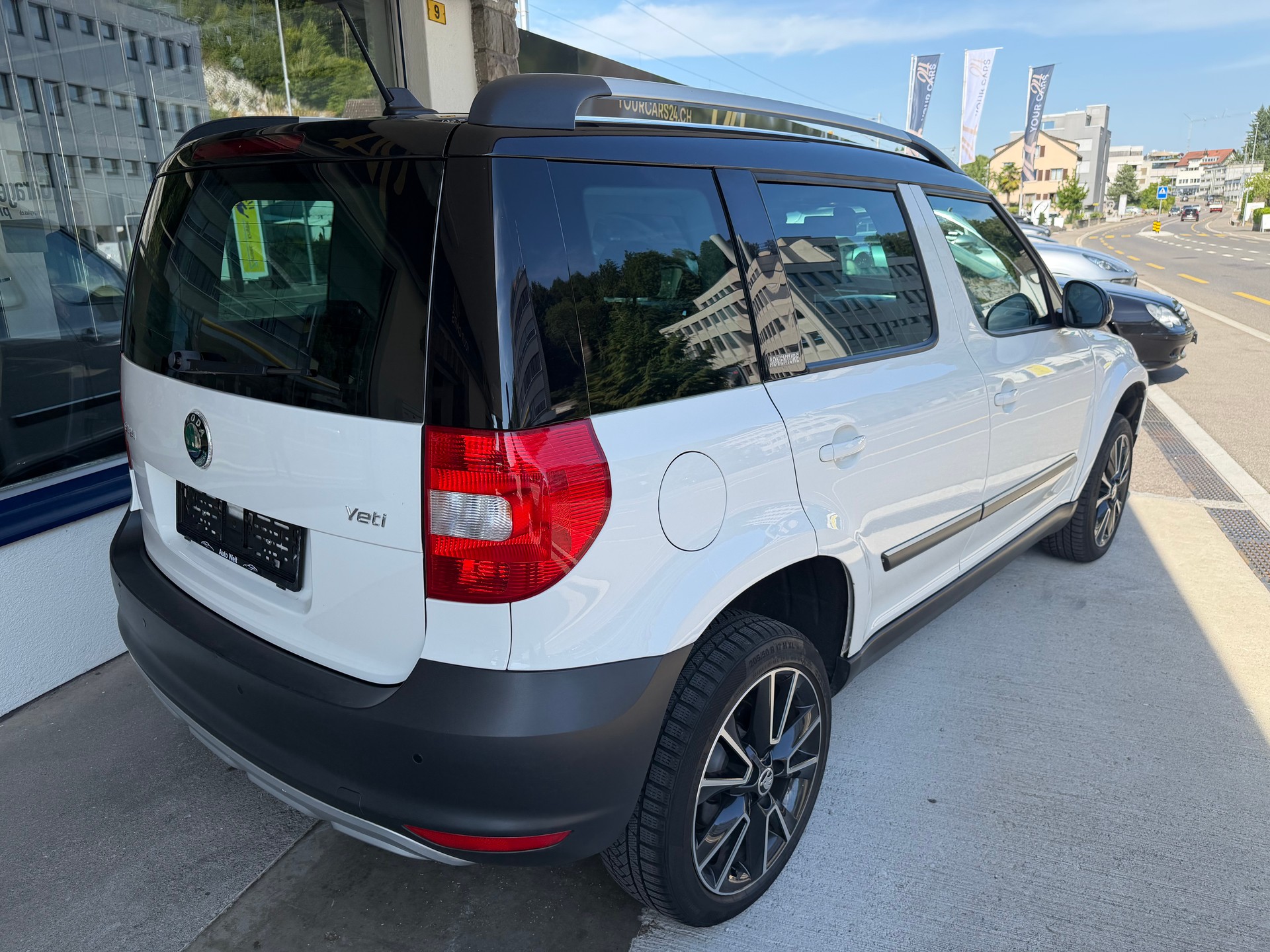 SKODA Yeti 1.8 TSI Adventure 4x4 DSG-image-4