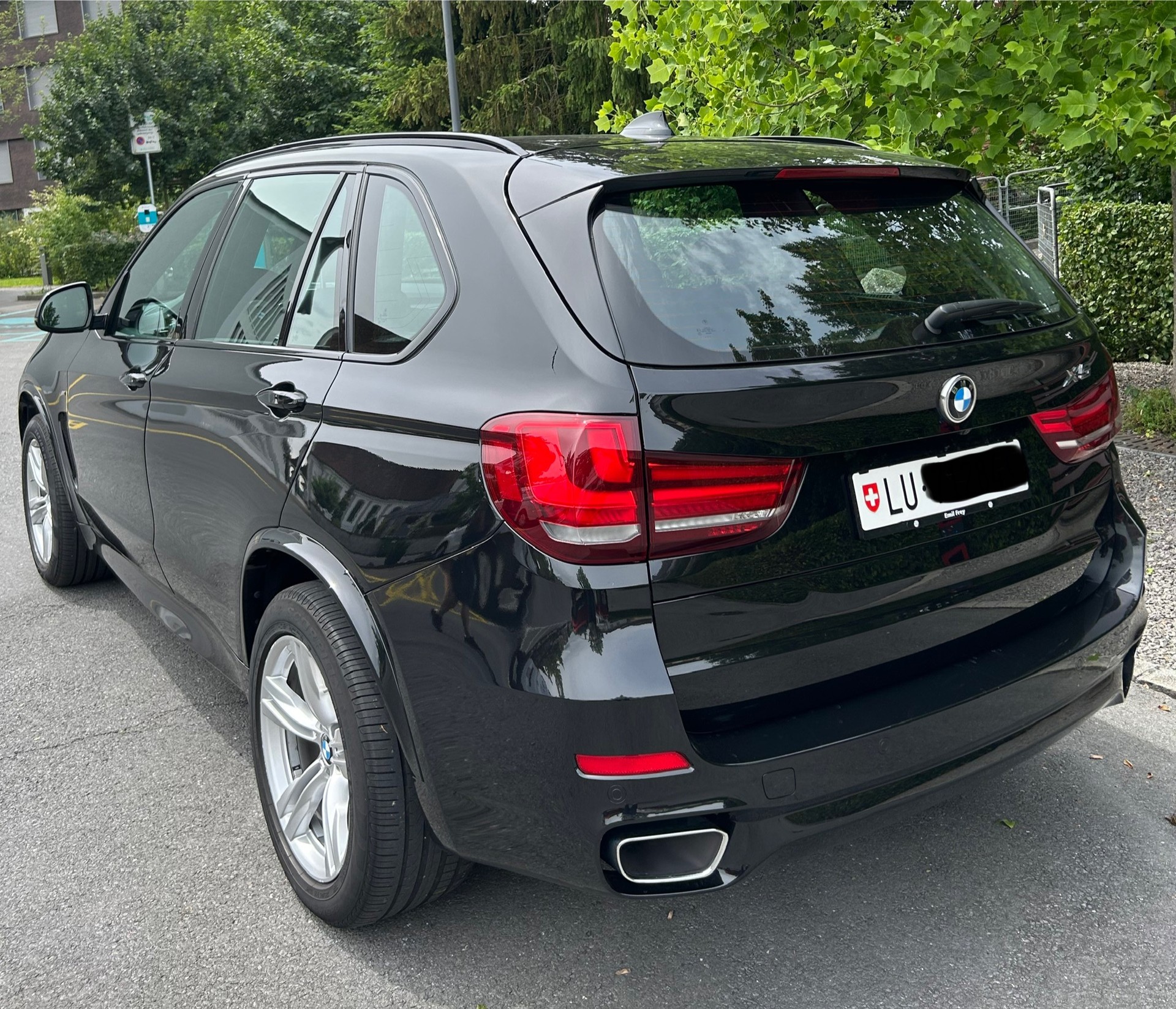 BMW 30d xDrive-image-2