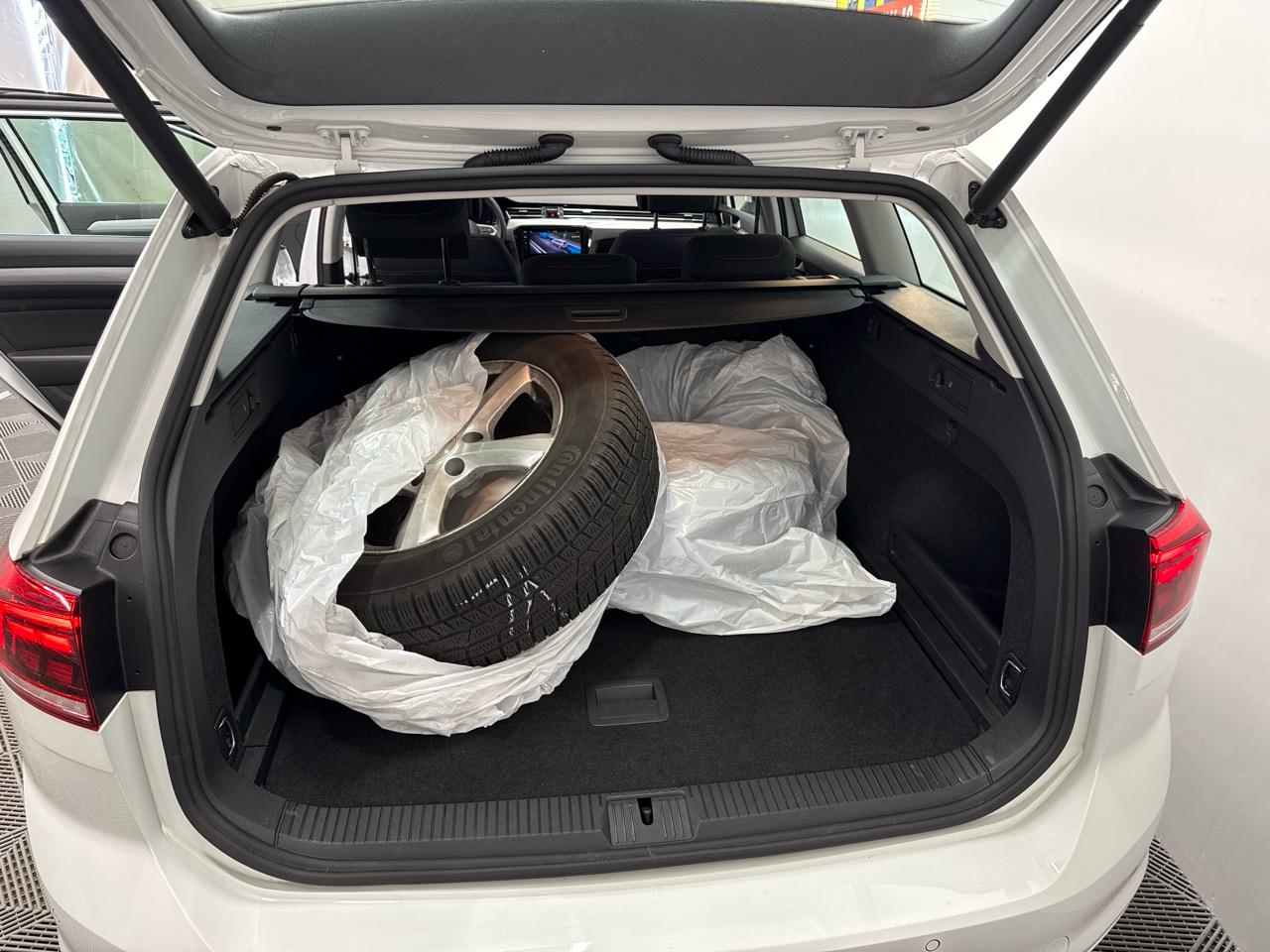 VW Passat Variant 1.5 TSI EVO Business DSG-image-12