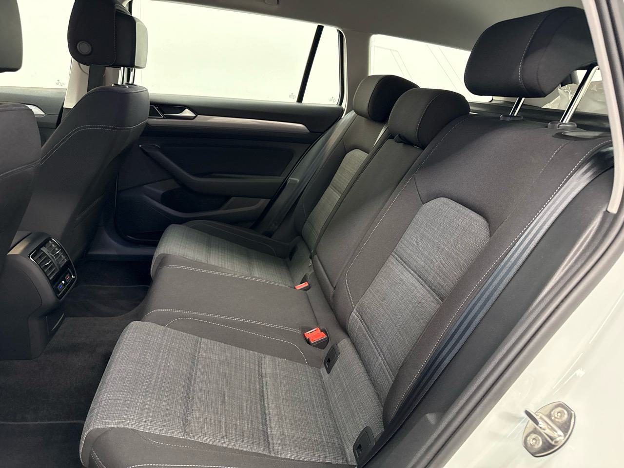 VW Passat Variant 1.5 TSI EVO Business DSG-image-10