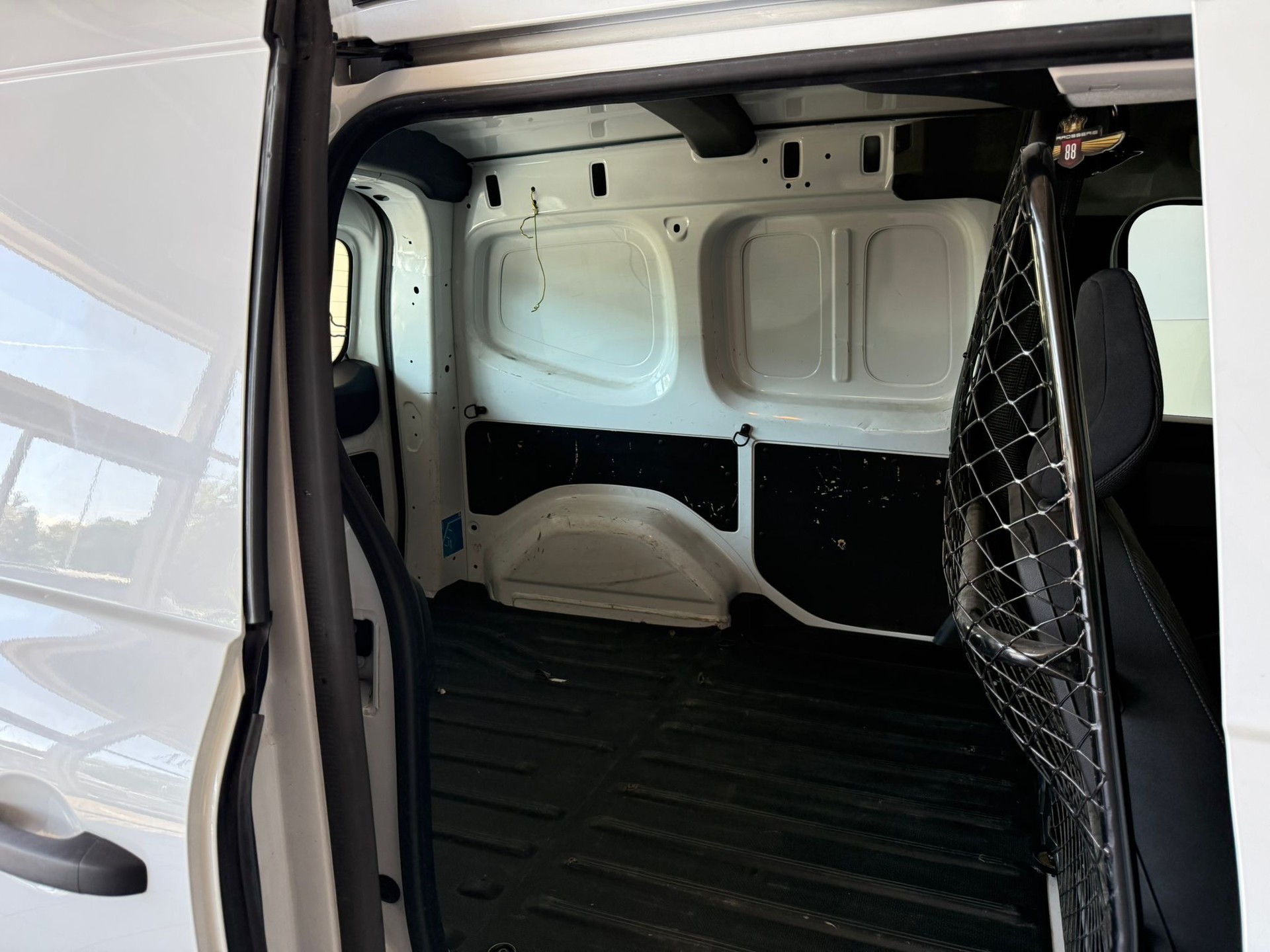RENAULT Kangoo Van 1.3TCe Open Sesame 100 PF Edition One-image-17