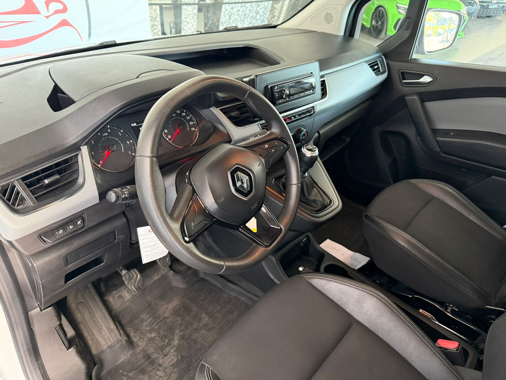 RENAULT Kangoo Van 1.3TCe Open Sesame 100 PF Edition One-image-11