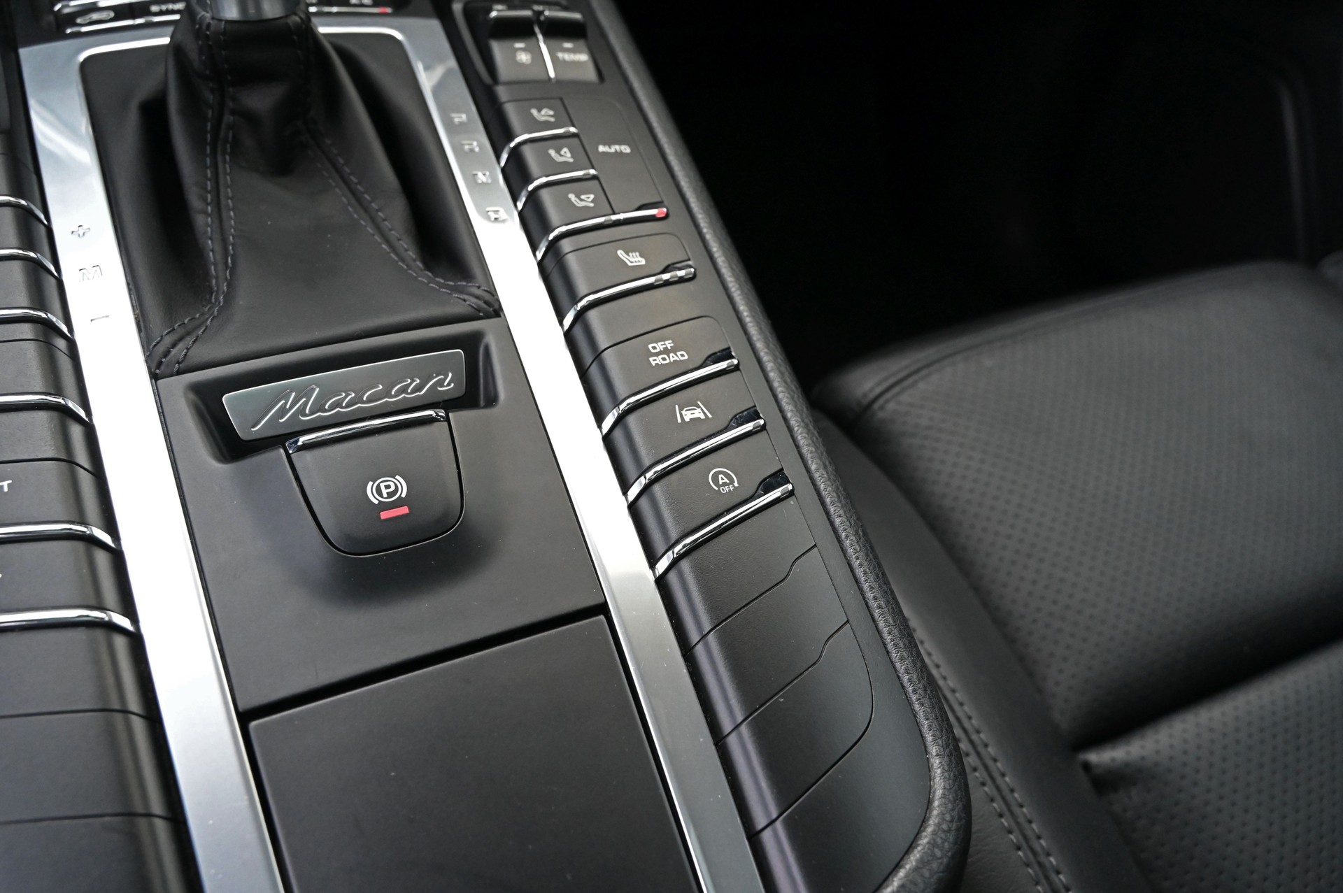 PORSCHE Macan PDK **frisch ab MFK**-image-19