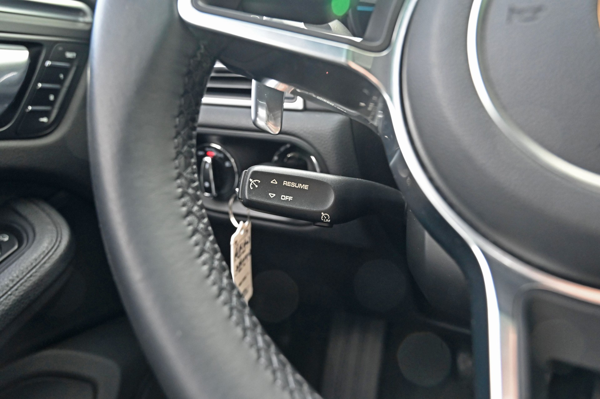 PORSCHE Macan PDK **frisch ab MFK**-image-13