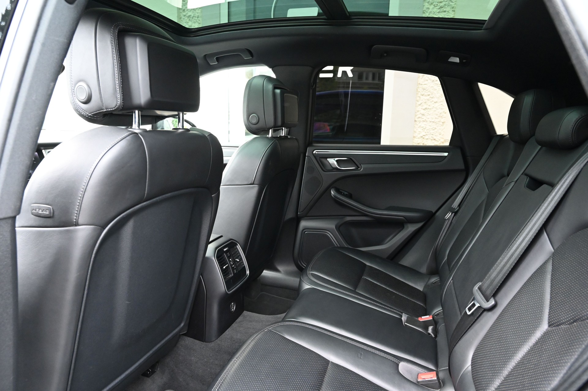 PORSCHE Macan PDK **frisch ab MFK**-image-21