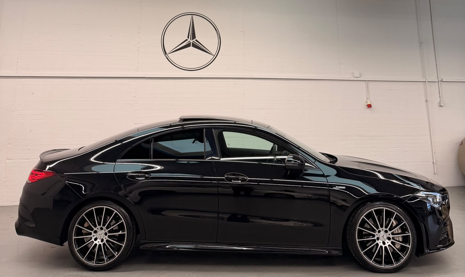 MERCEDES-BENZ CLA 35 AMG 4Matic 7G-DCT Black Performance-image-5