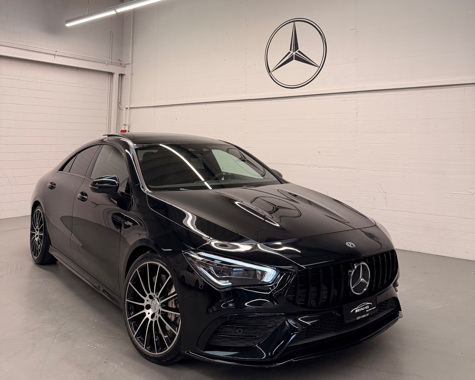 MERCEDES-BENZ CLA 35 AMG 4Matic 7G-DCT Black Performance-showroom-element-3