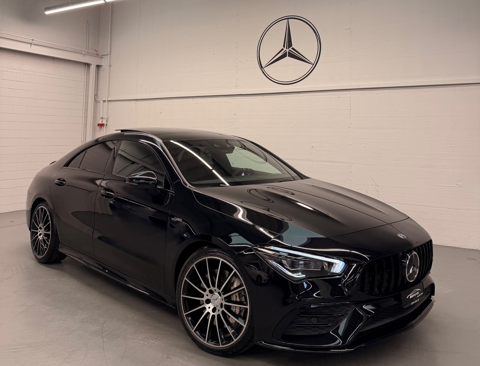 MERCEDES-BENZ CLA 35 AMG 4Matic 7G-DCT Black Performance-image-4