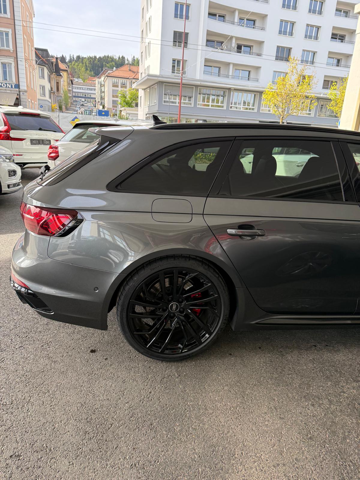 AUDI RS4 Avant quattro tiptronic-image-3