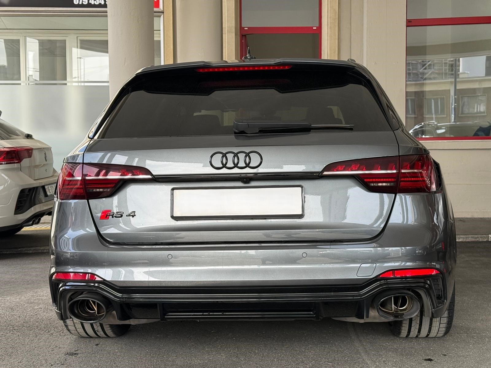 AUDI RS4 Avant quattro tiptronic-image-1