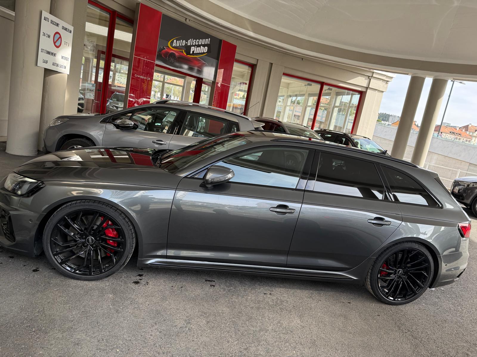 AUDI RS4 Avant quattro tiptronic-image-2