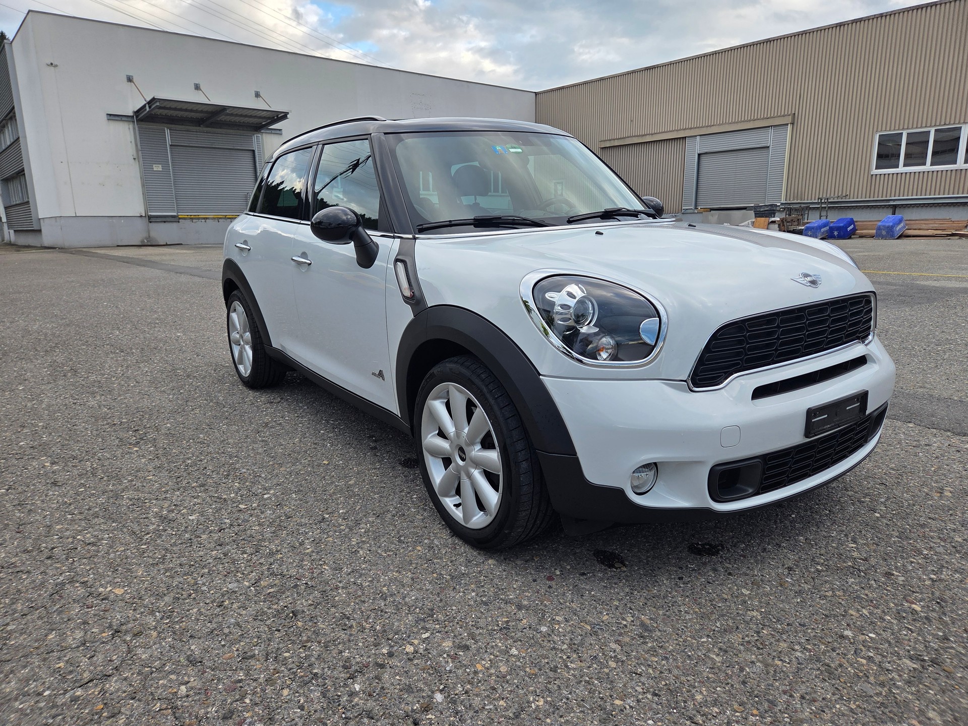 MINI 1.6i Cooper S ALL4-image-0