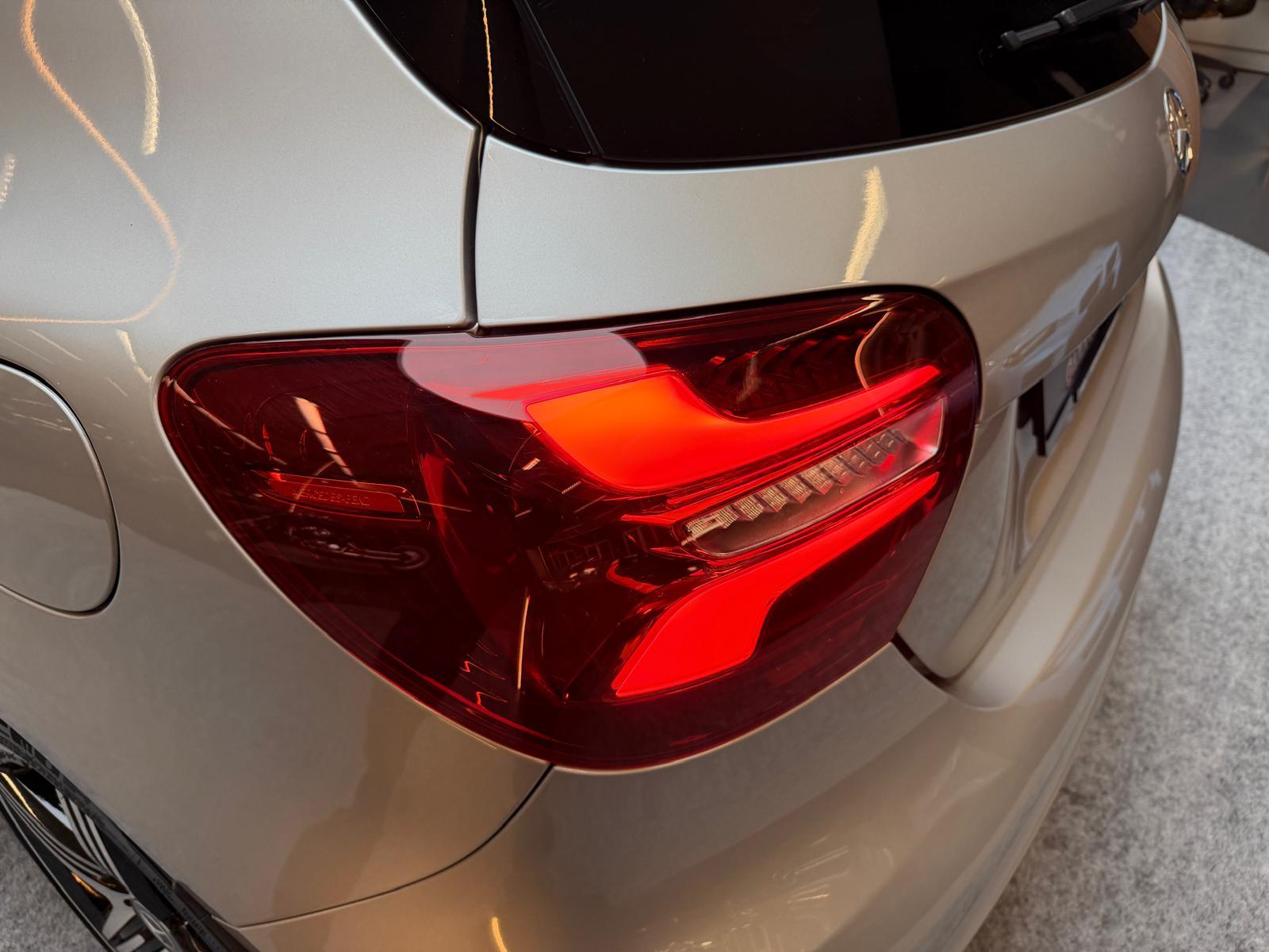 MERCEDES-BENZ A 250 Sport 4m-image-10