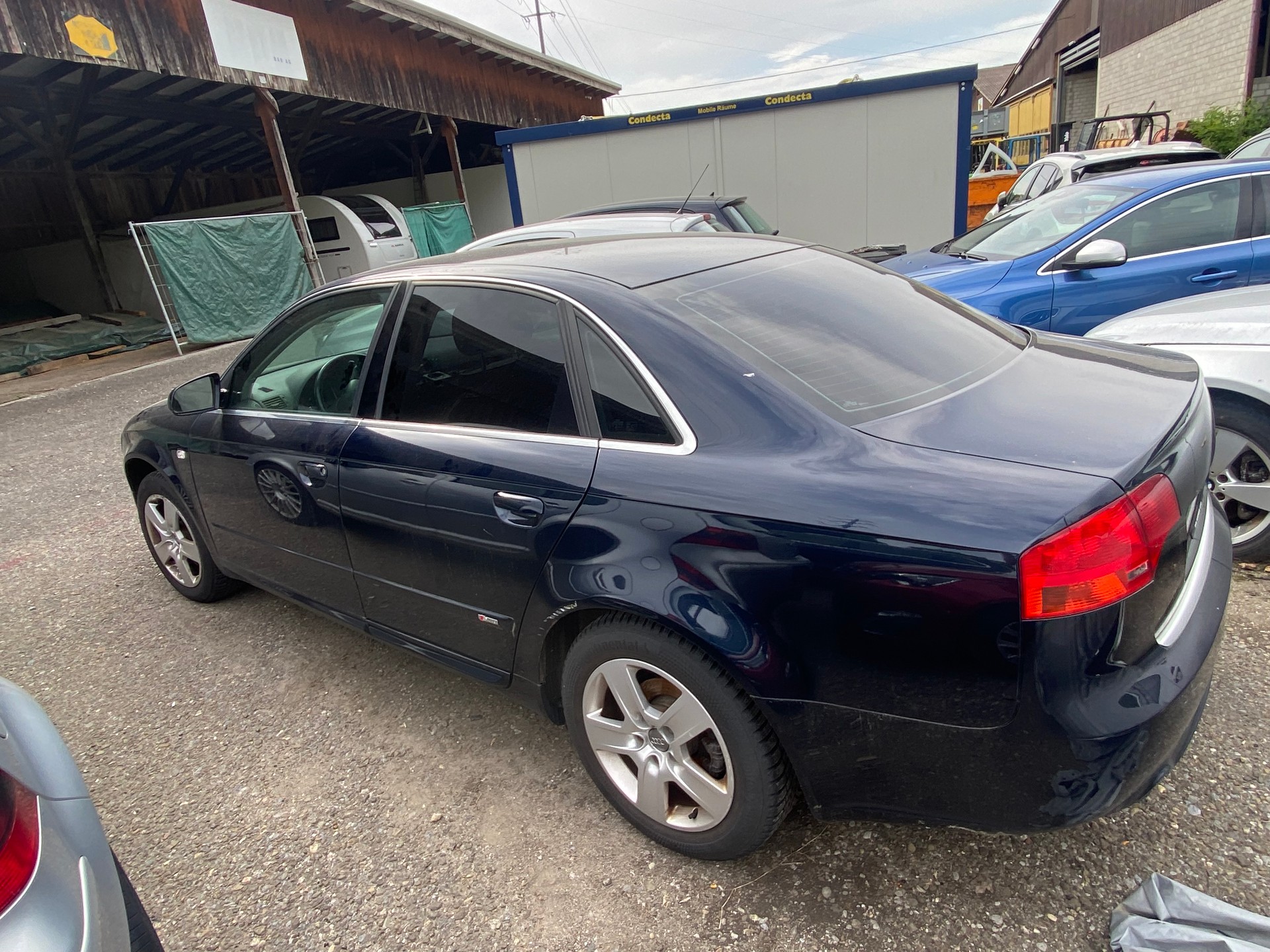 AUDI A4 Limousine 2.0 TDI quattro-image-1