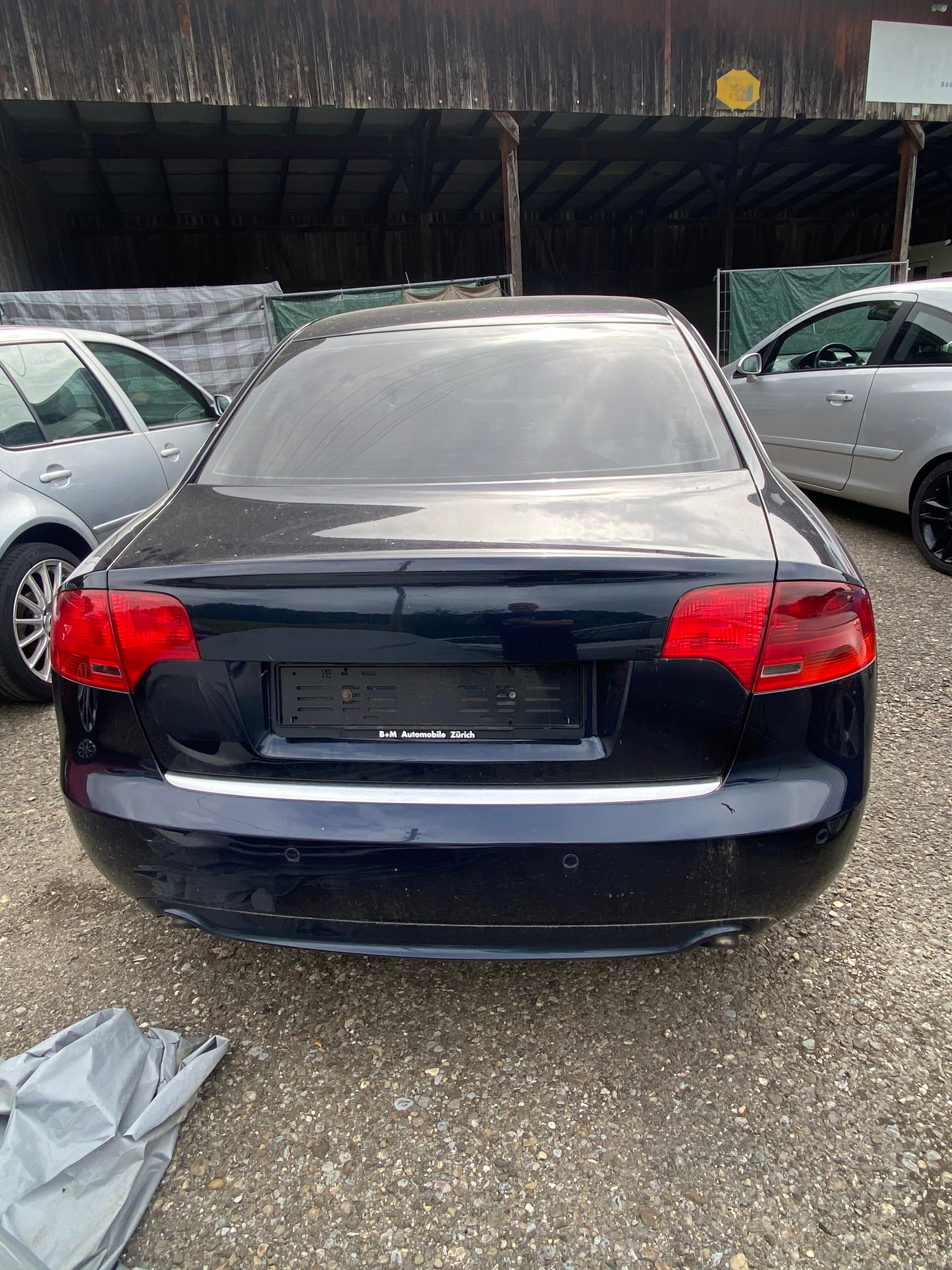 AUDI A4 Limousine 2.0 TDI quattro-image-2