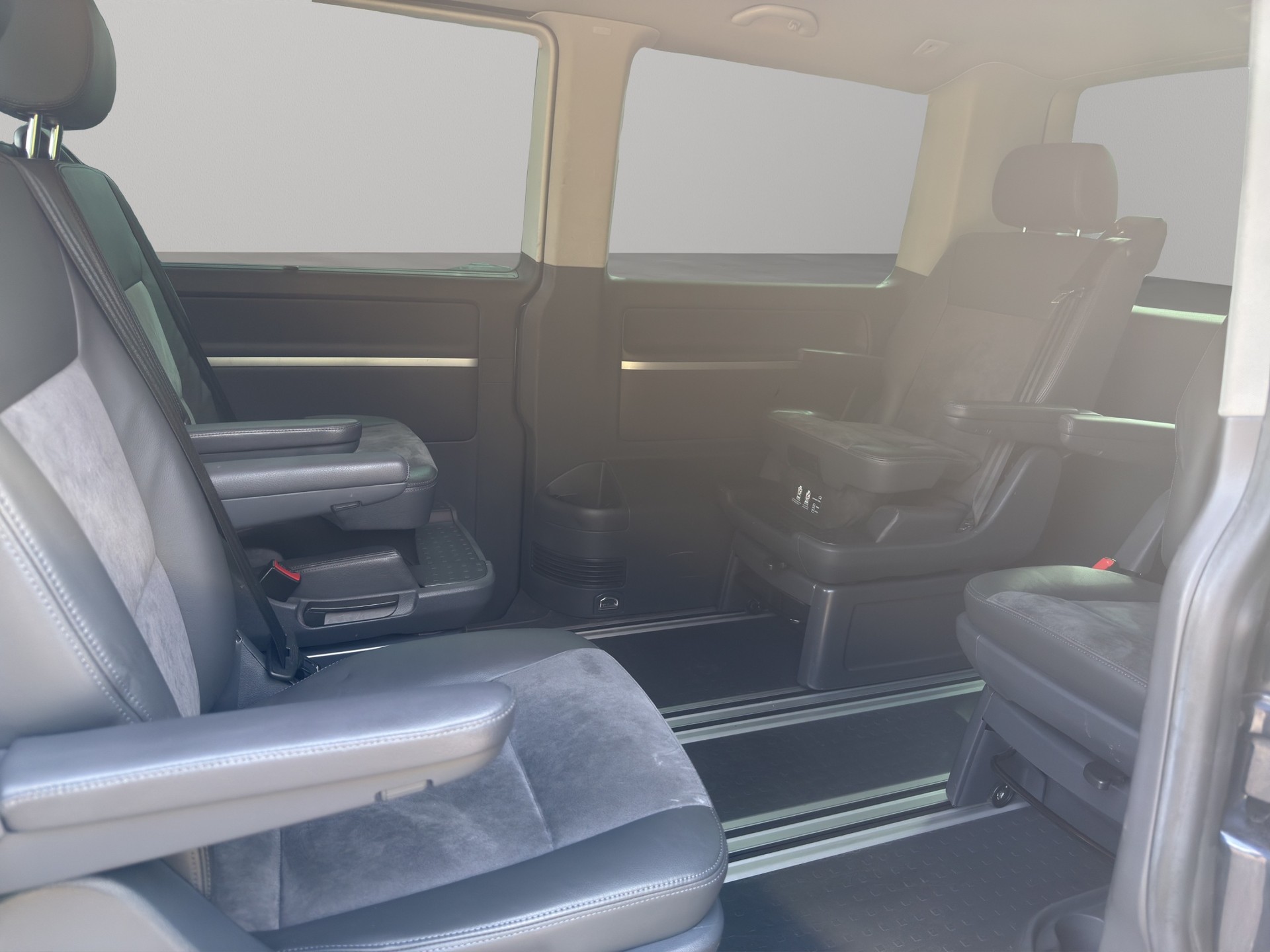 VW T5 Multivan 2.0 Bi-TDI CR Highline 4Motion DSG-image-17
