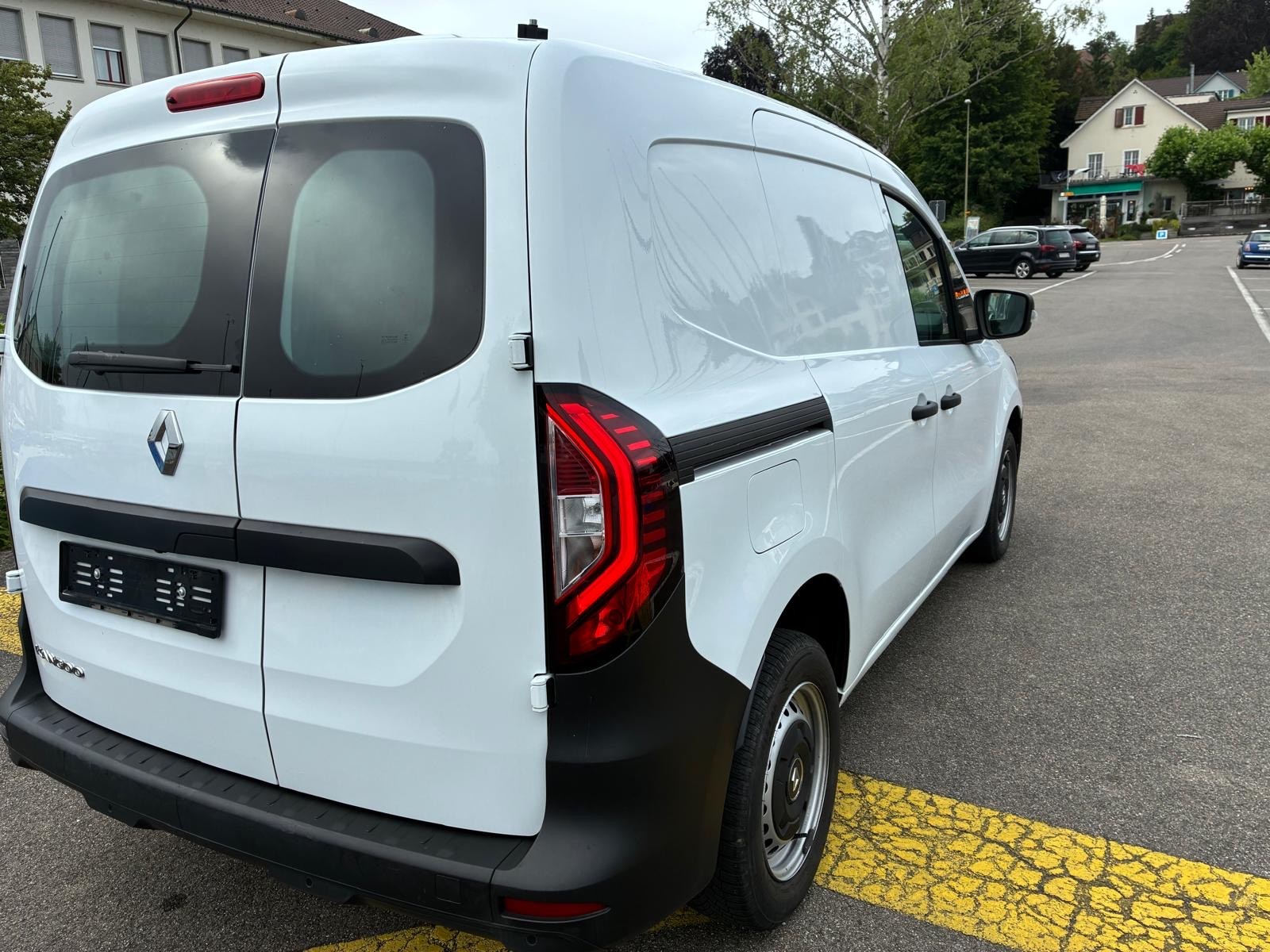 RENAULT Kangoo Van 1.3TCe Standard 100 PF Edition One-image-5