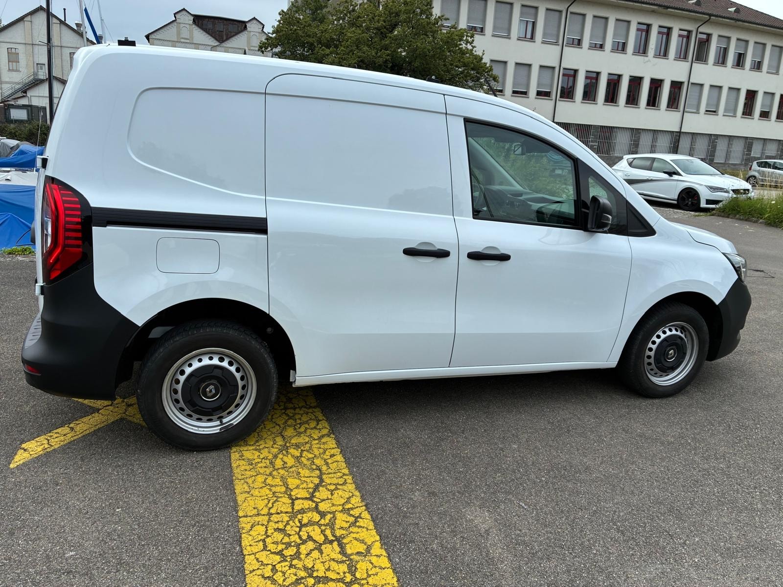 RENAULT Kangoo Van 1.3TCe Standard 100 PF Edition One-image-3