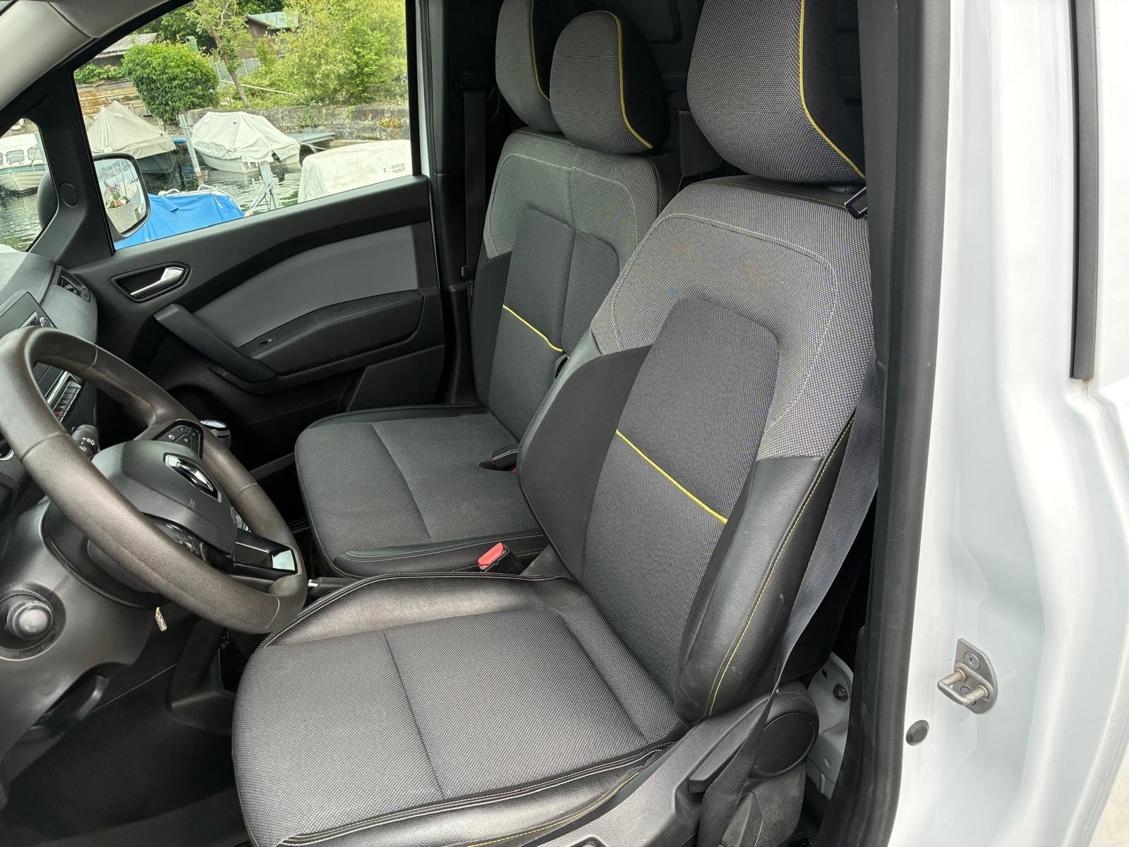 RENAULT Kangoo Van 1.3TCe Standard 100 PF Edition One-image-11