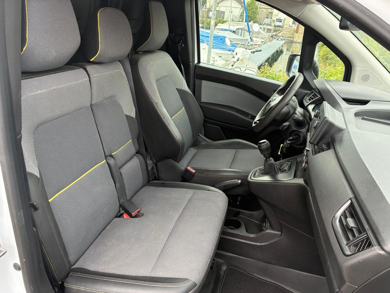 RENAULT Kangoo Van 1.3TCe Standard 100 PF Edition One-image-13