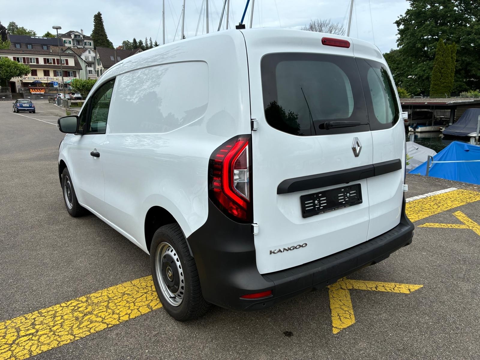 RENAULT Kangoo Van 1.3TCe Standard 100 PF Edition One-image-6