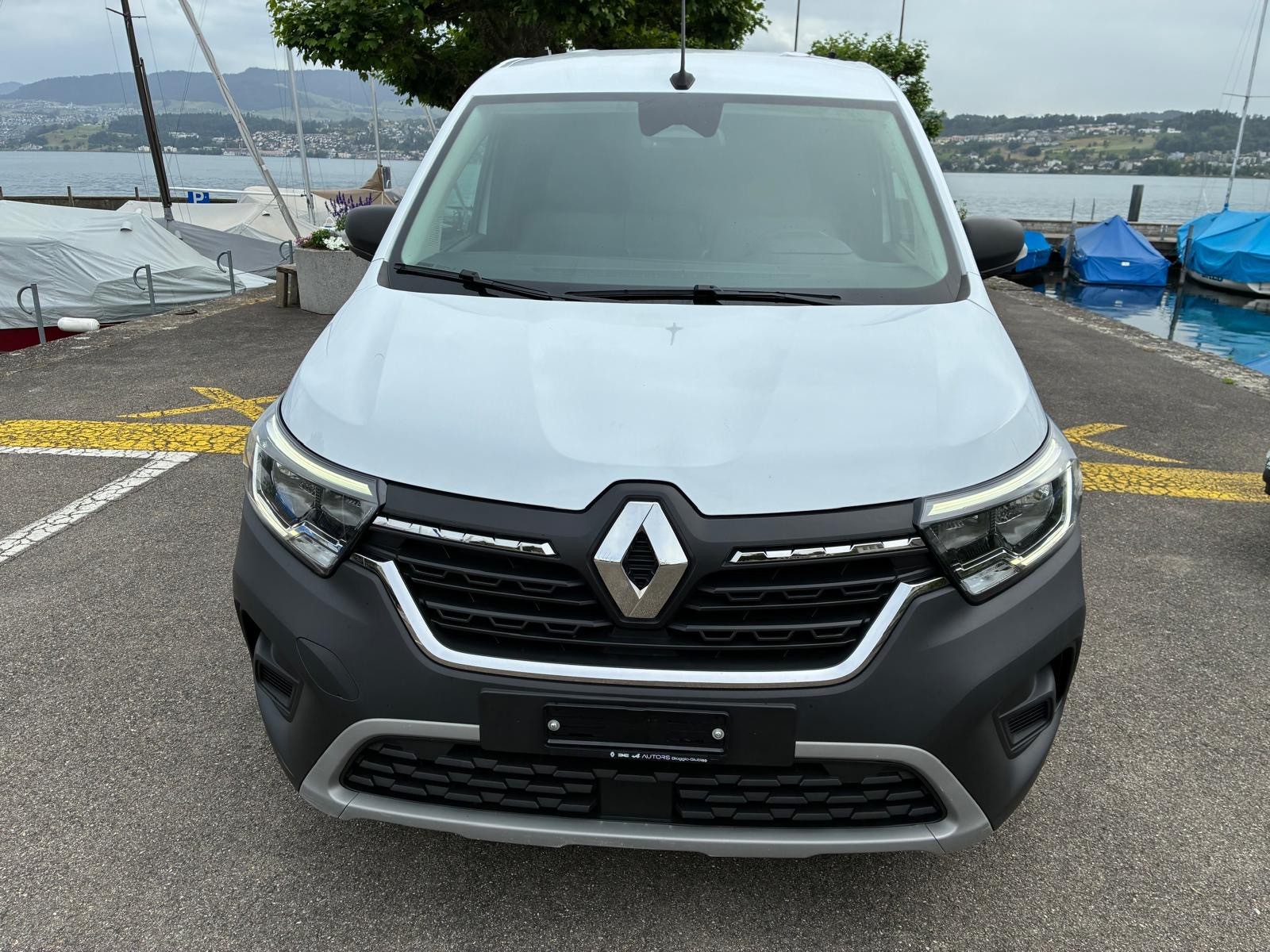 RENAULT Kangoo Van 1.3TCe Standard 100 PF Edition One-image-2