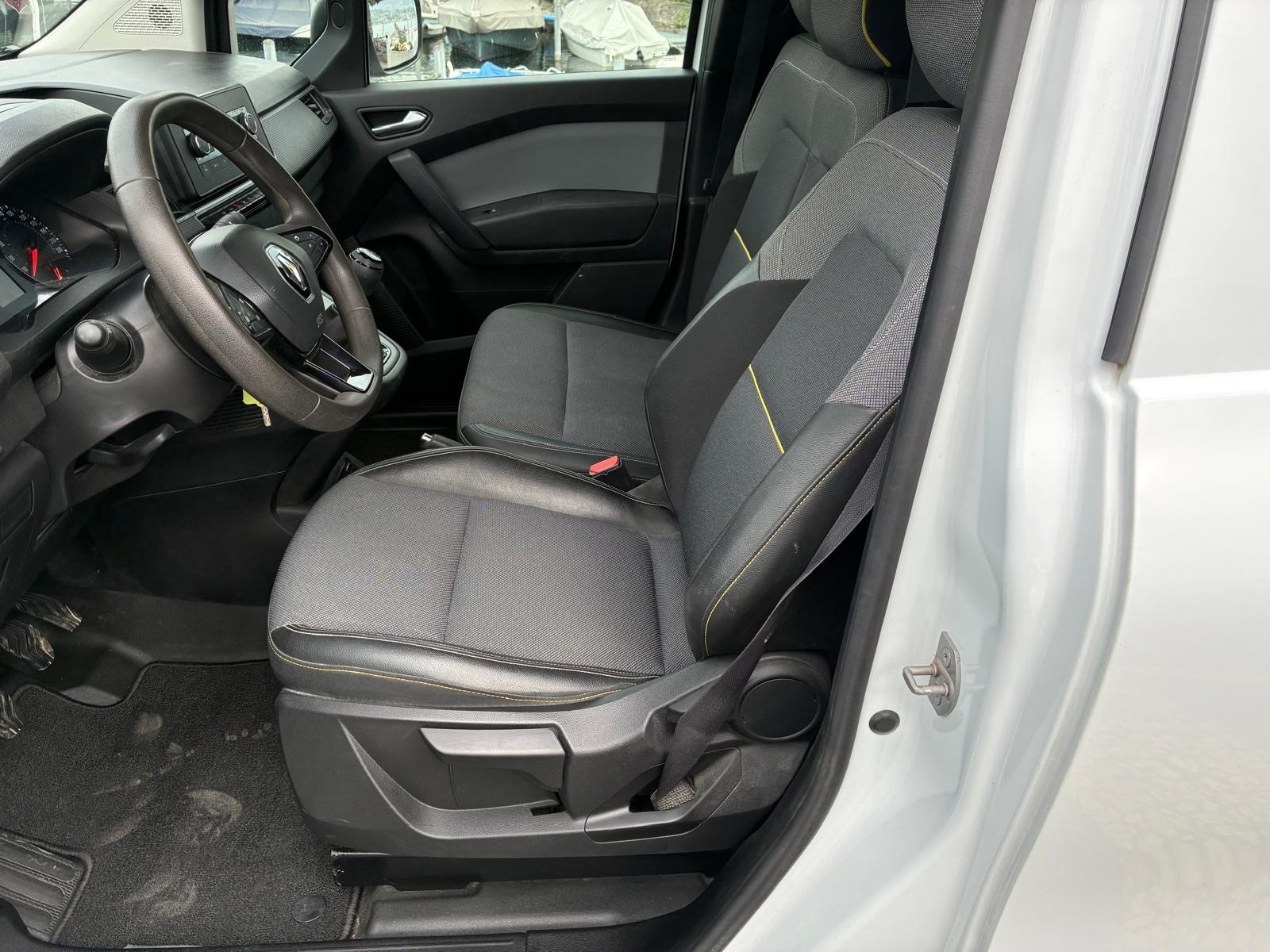 RENAULT Kangoo Van 1.3TCe Standard 100 PF Edition One-image-10