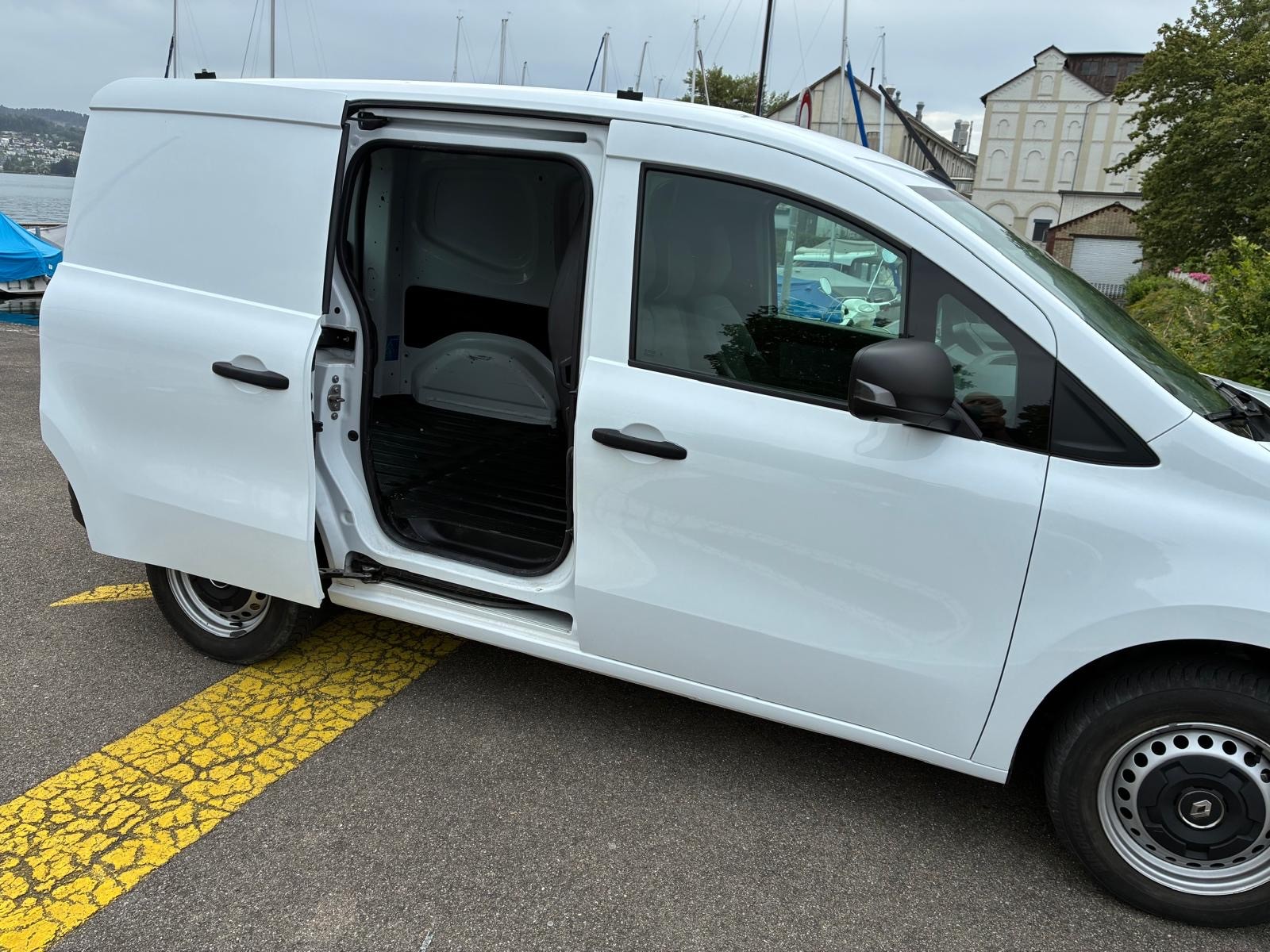 RENAULT Kangoo Van 1.3TCe Standard 100 PF Edition One-image-4