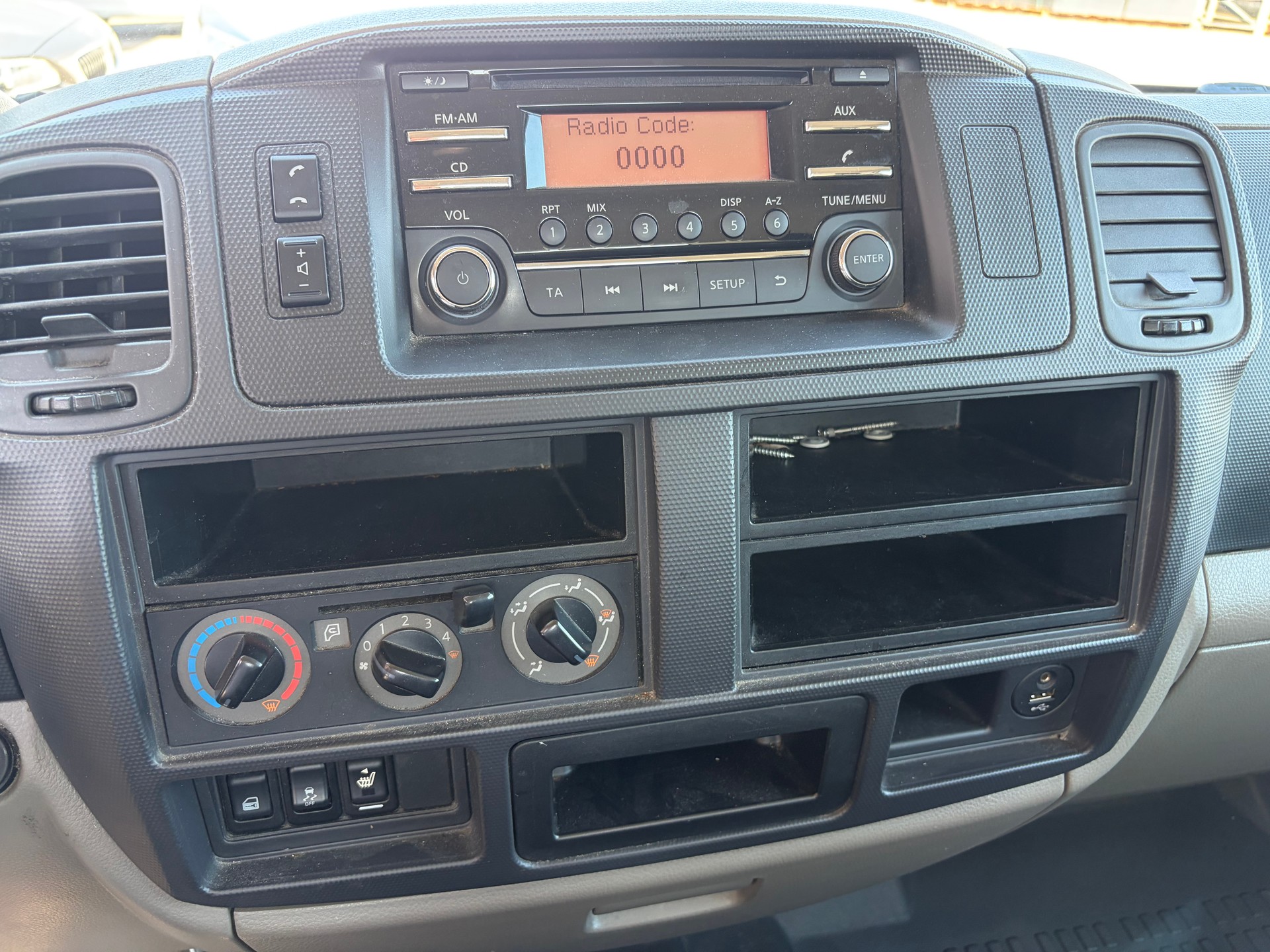 NISSAN NT400 Cabstar 35.14 L3 PRO ***CH-Fahrzeug***Ab MFK***-image-10