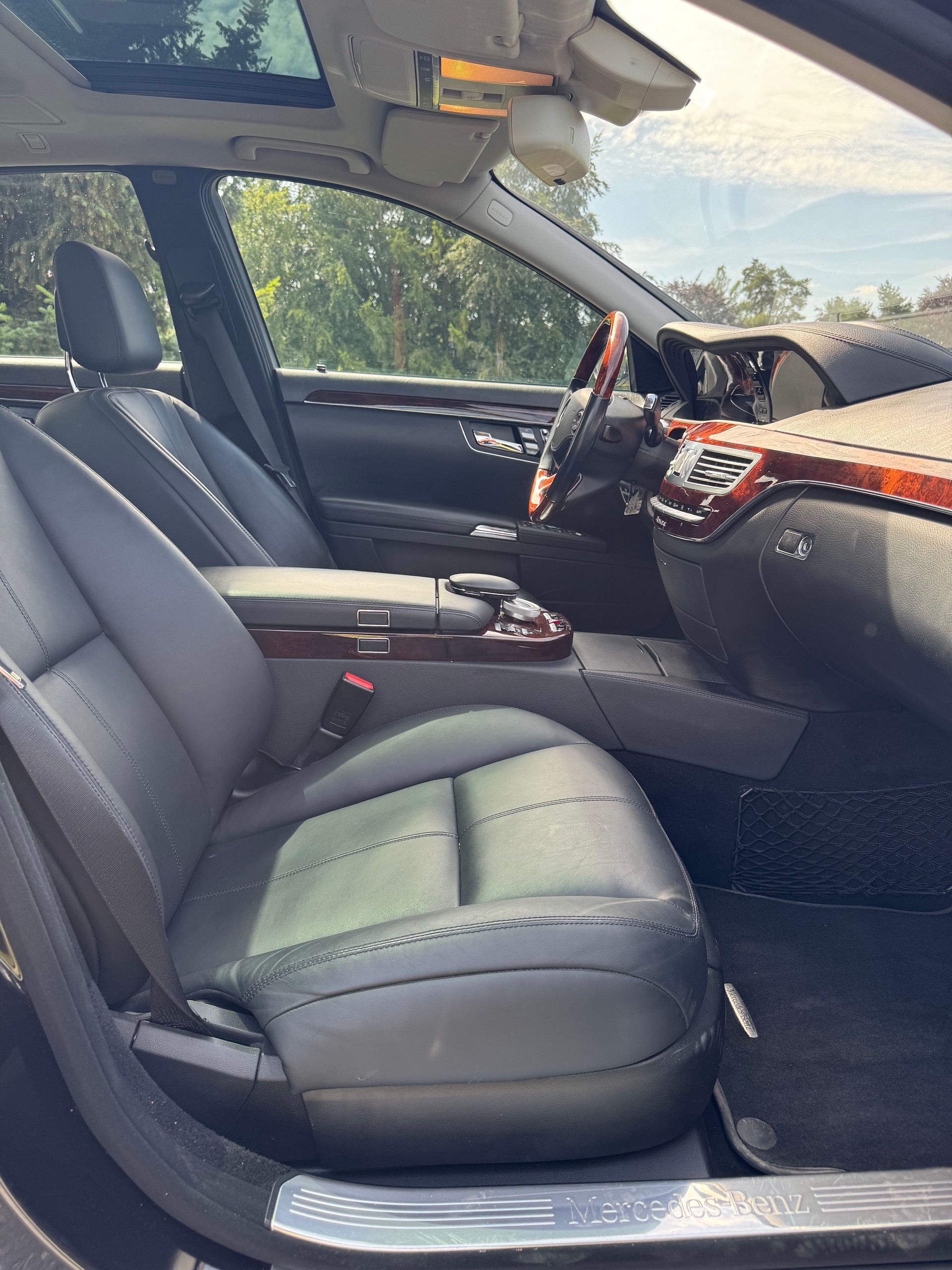 MERCEDES-BENZ S 500 V8 4matic lang-image-4
