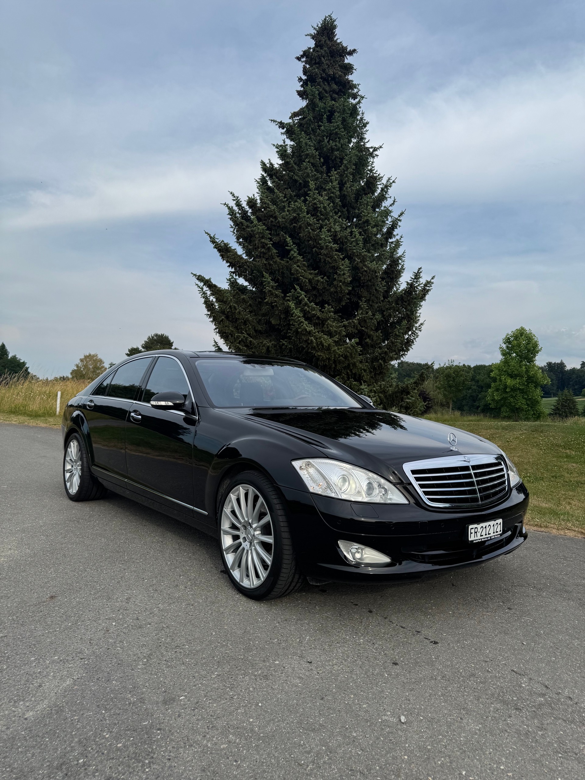 MERCEDES-BENZ S 500 V8 4matic lang-image-0