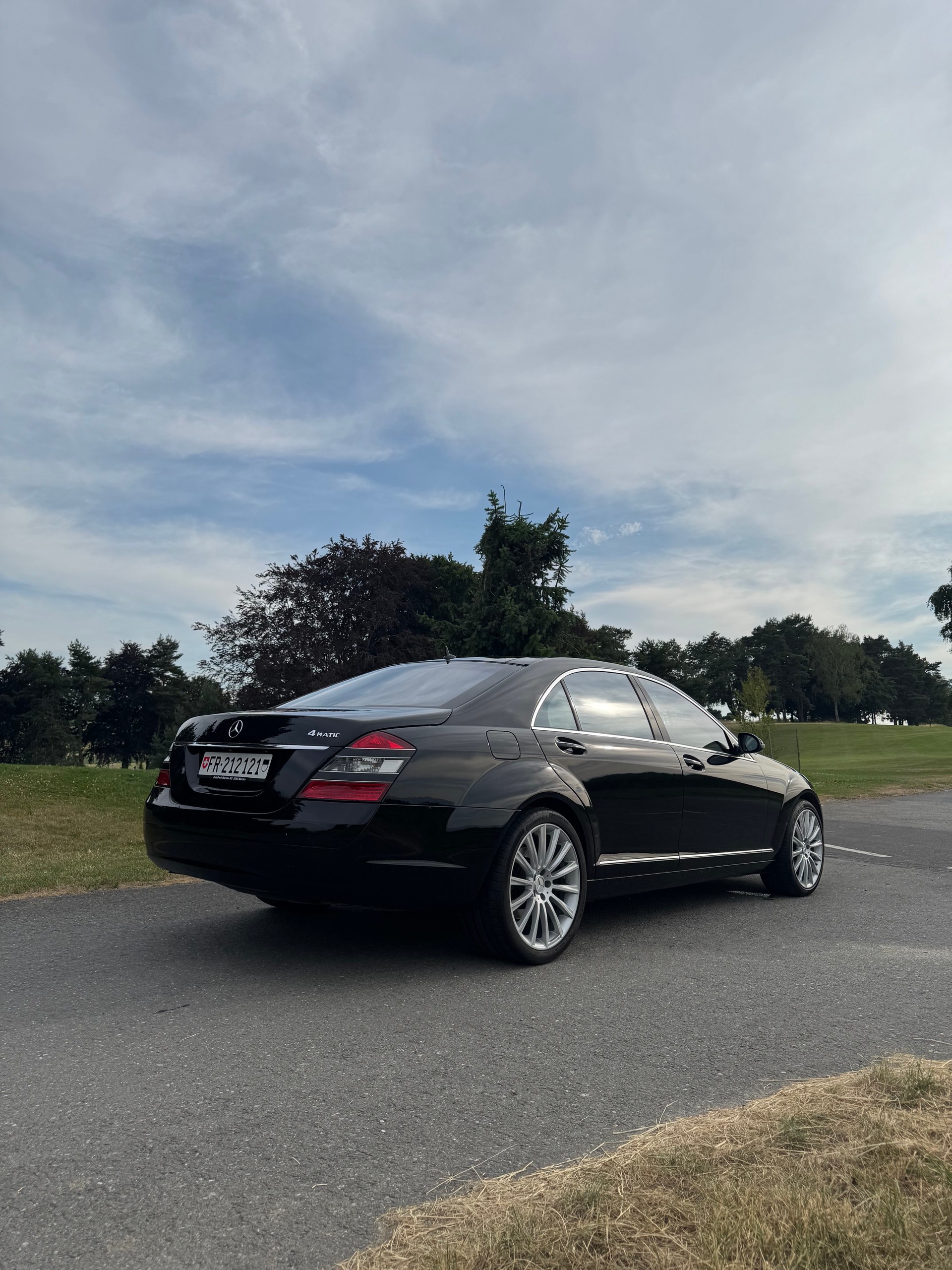 MERCEDES-BENZ S 500 V8 4matic lang-image-2