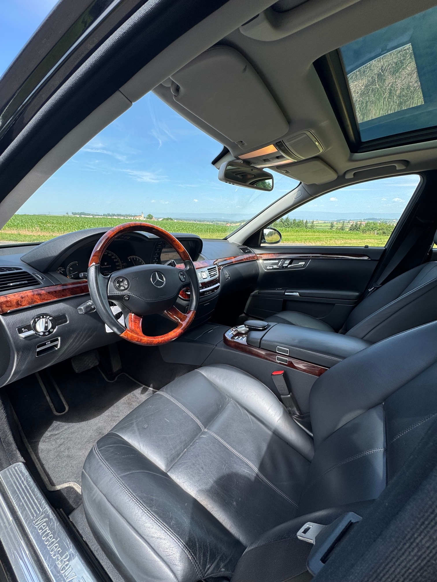 MERCEDES-BENZ S 500 V8 4matic lang-image-3