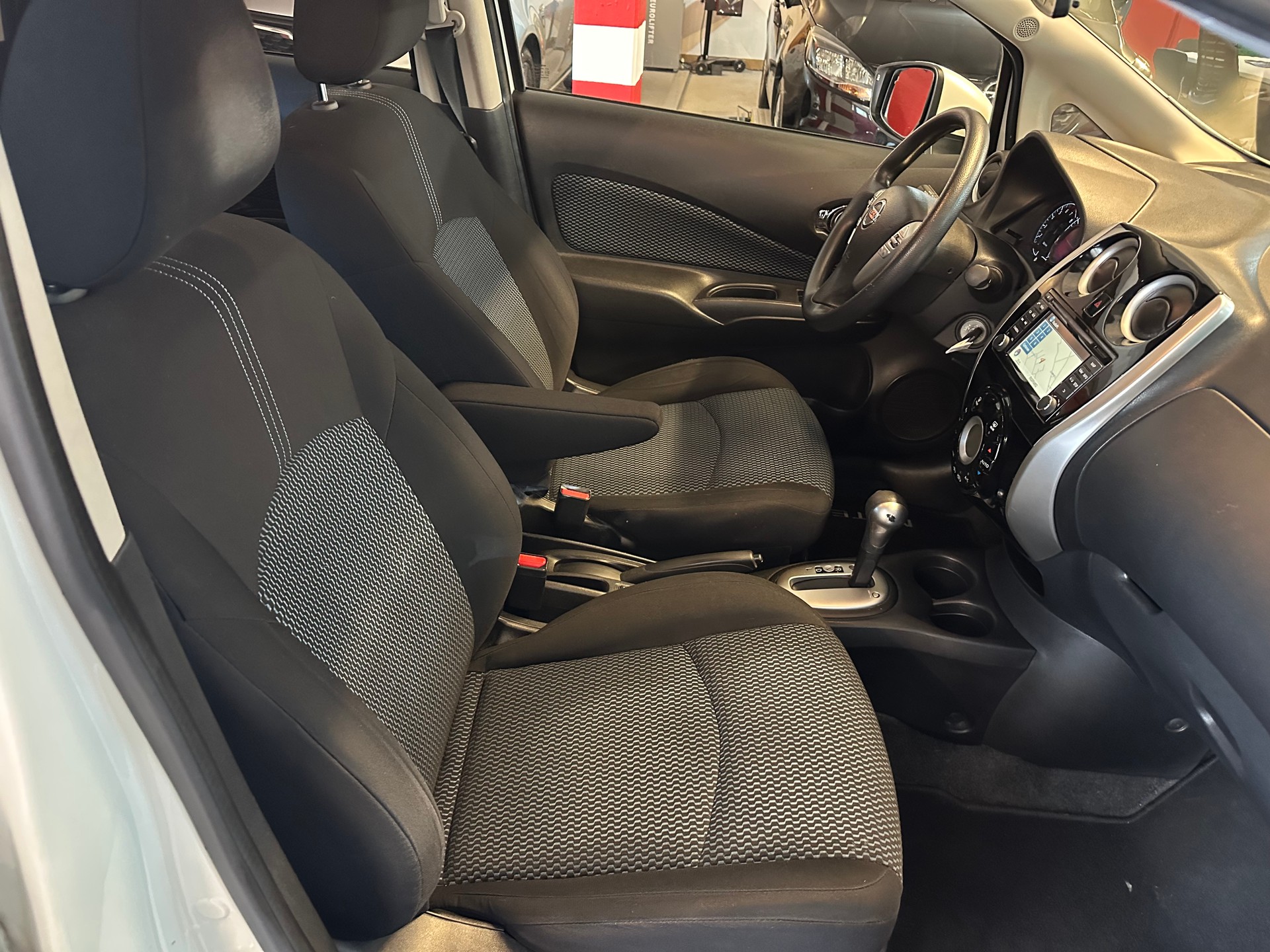 NISSAN Note 1.2 DIG-S tekna CVT-image-6